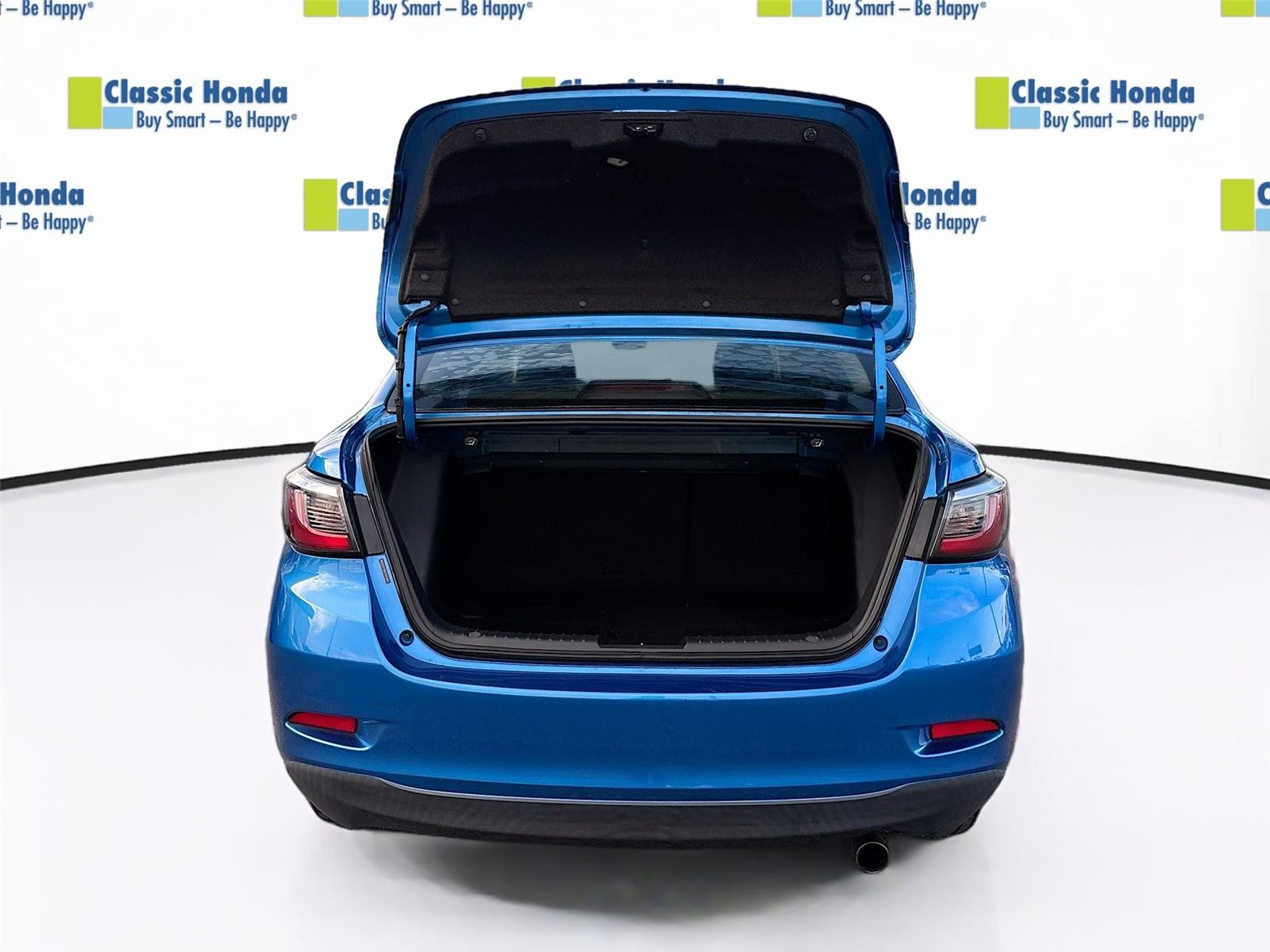 2019 Toyota Yaris Sedan LE