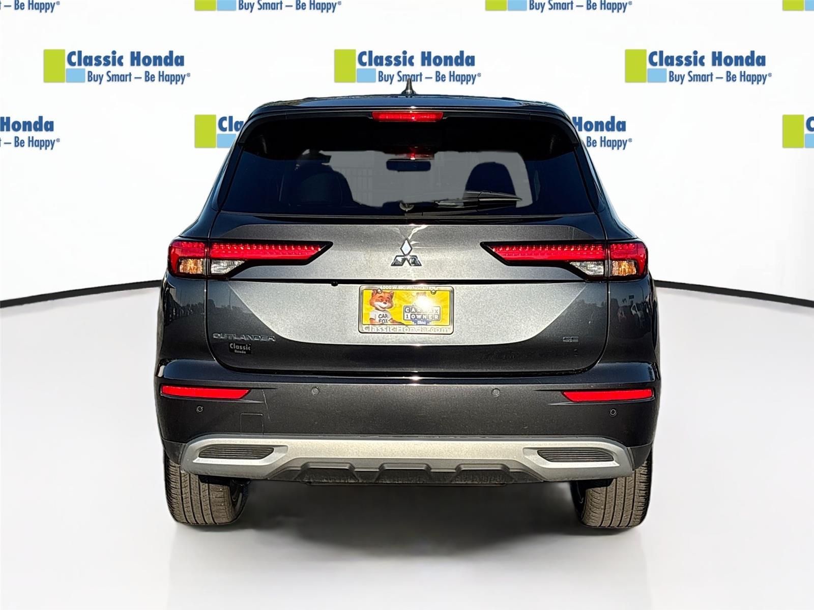 2024 Mitsubishi Outlander SE