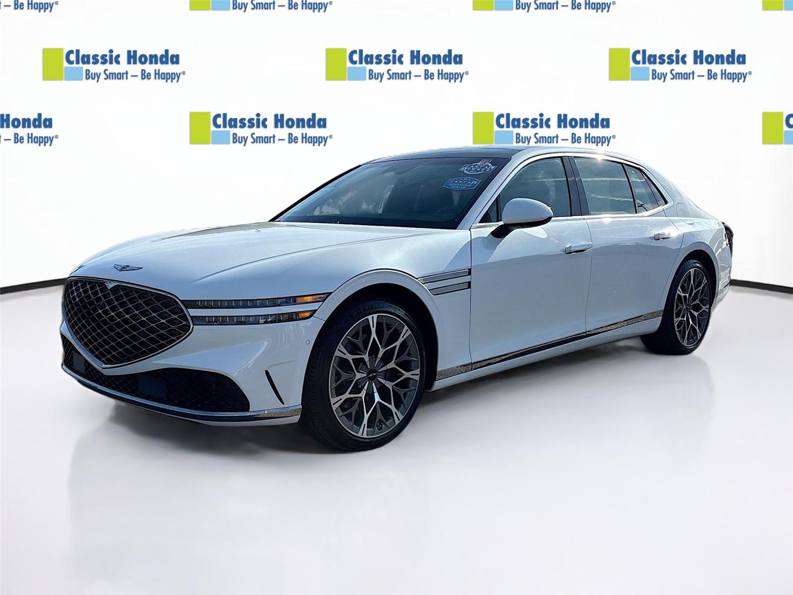 2025 Genesis G90 e-SC