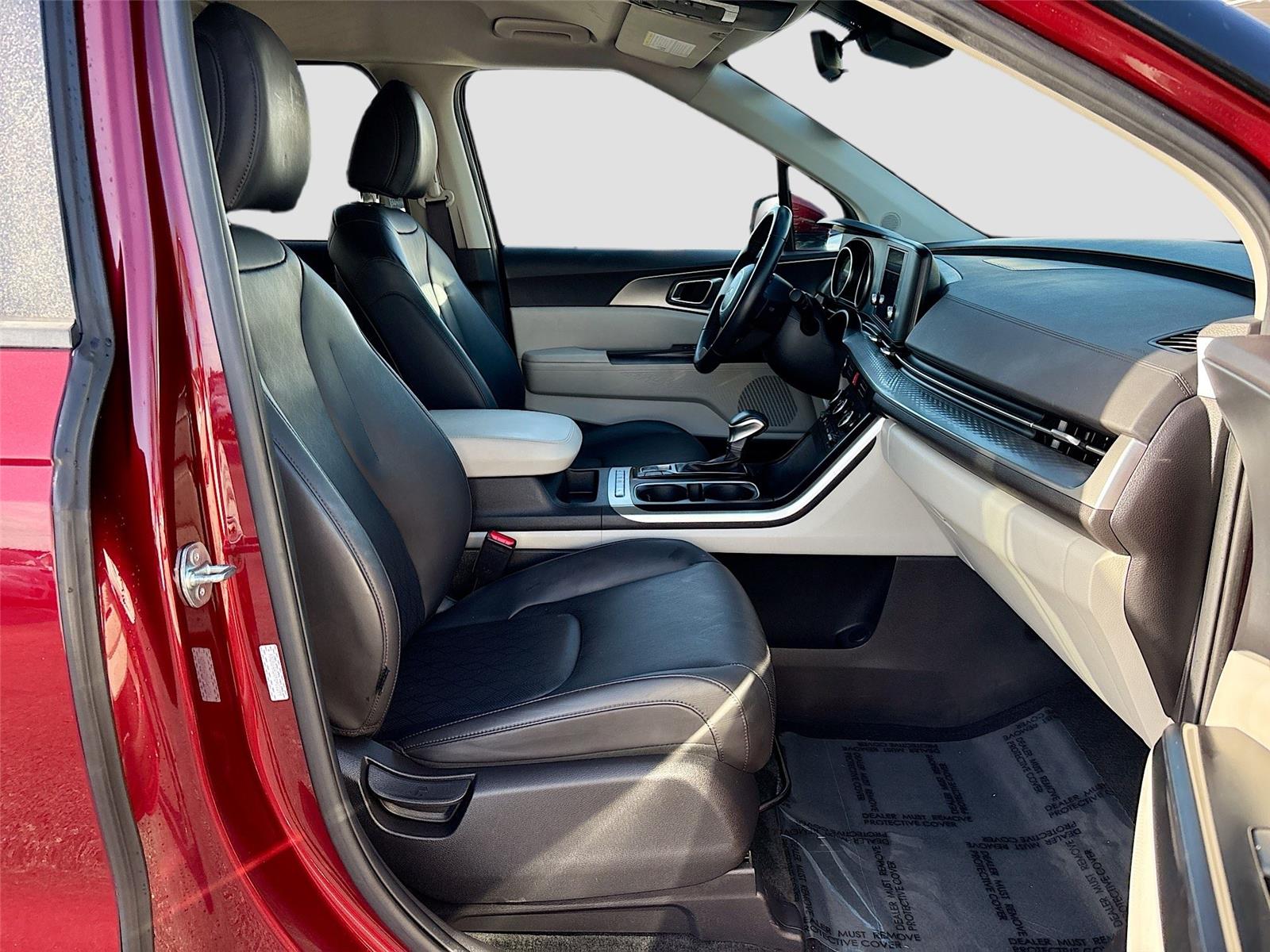 2024 Kia Carnival LX