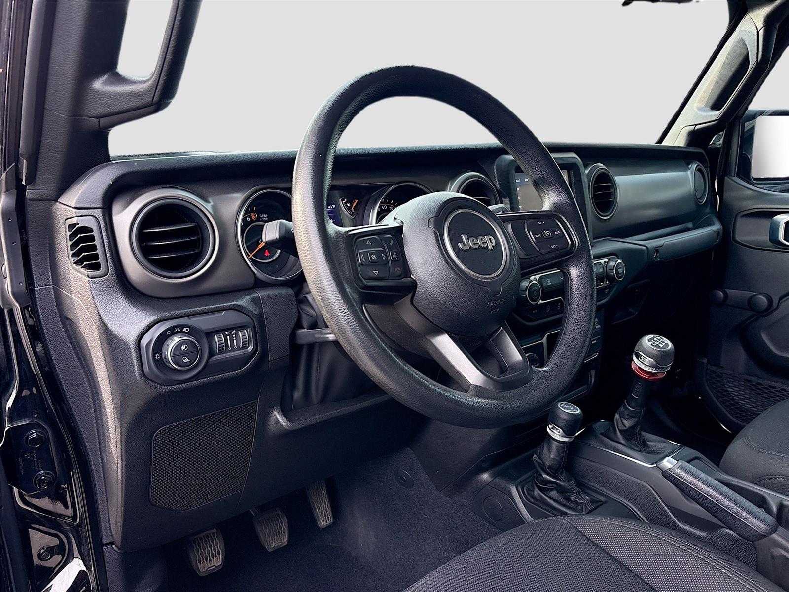 2022 Jeep Gladiator Sport