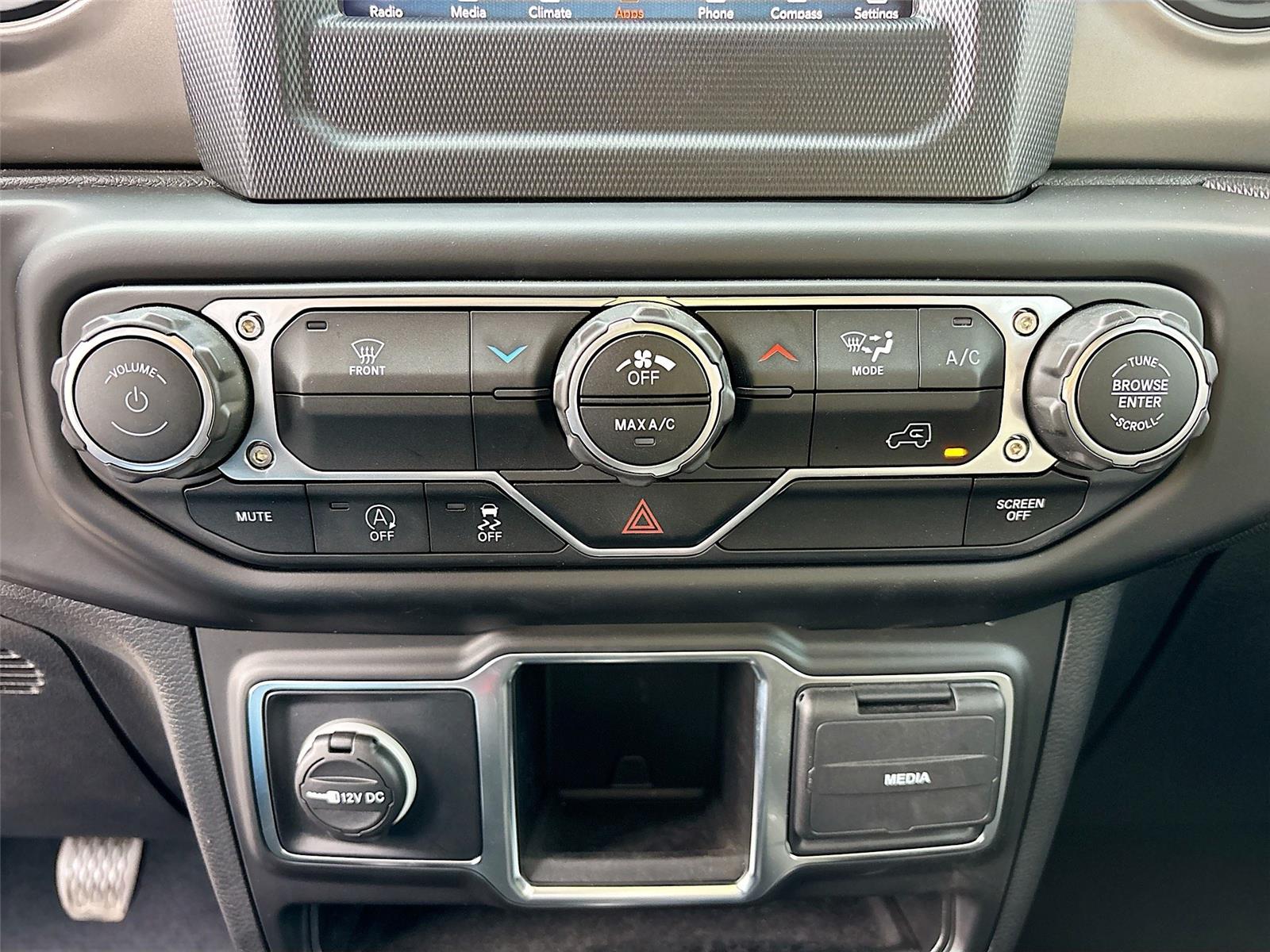 2022 Jeep Gladiator Sport