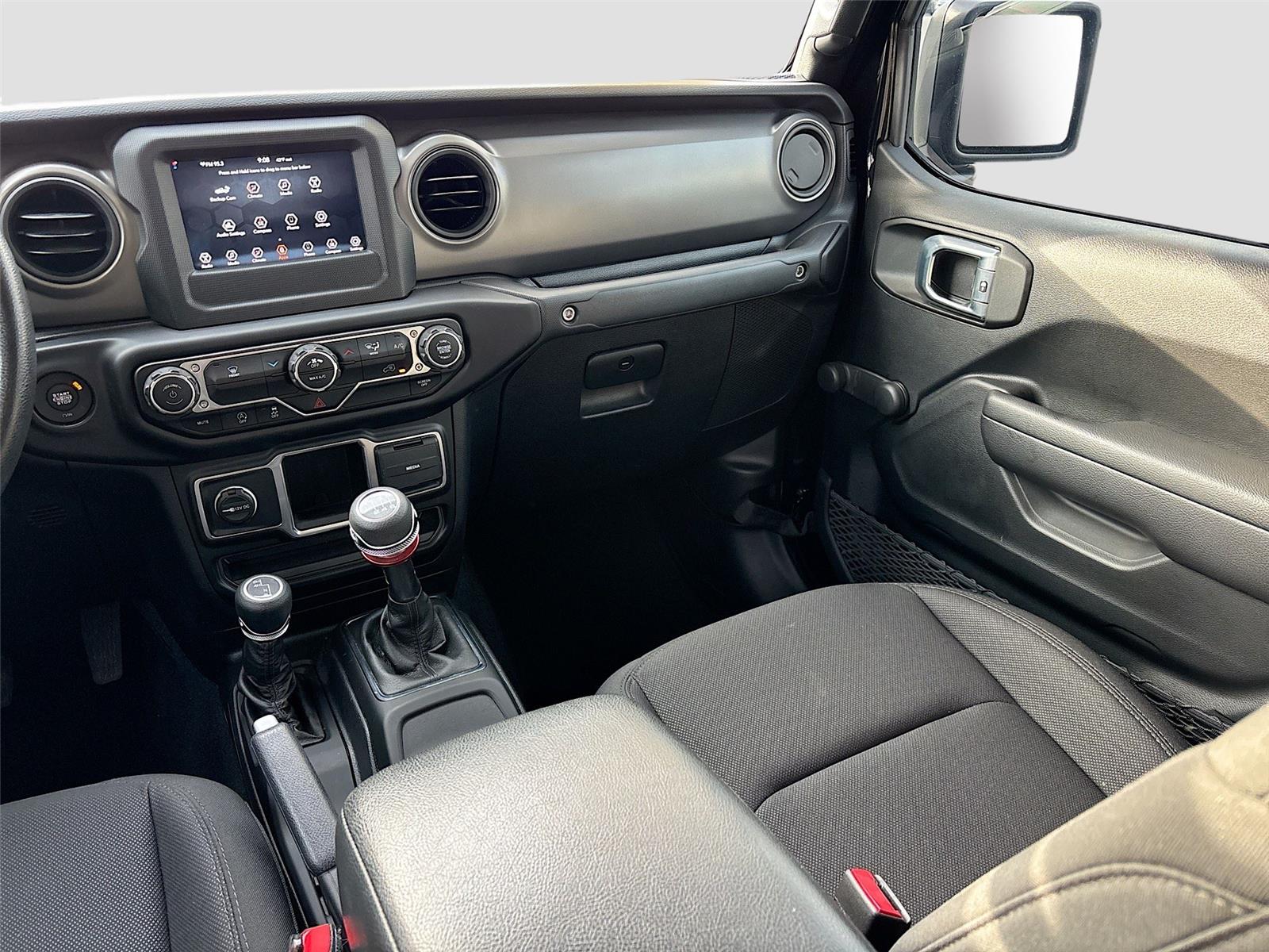 2022 Jeep Gladiator Sport