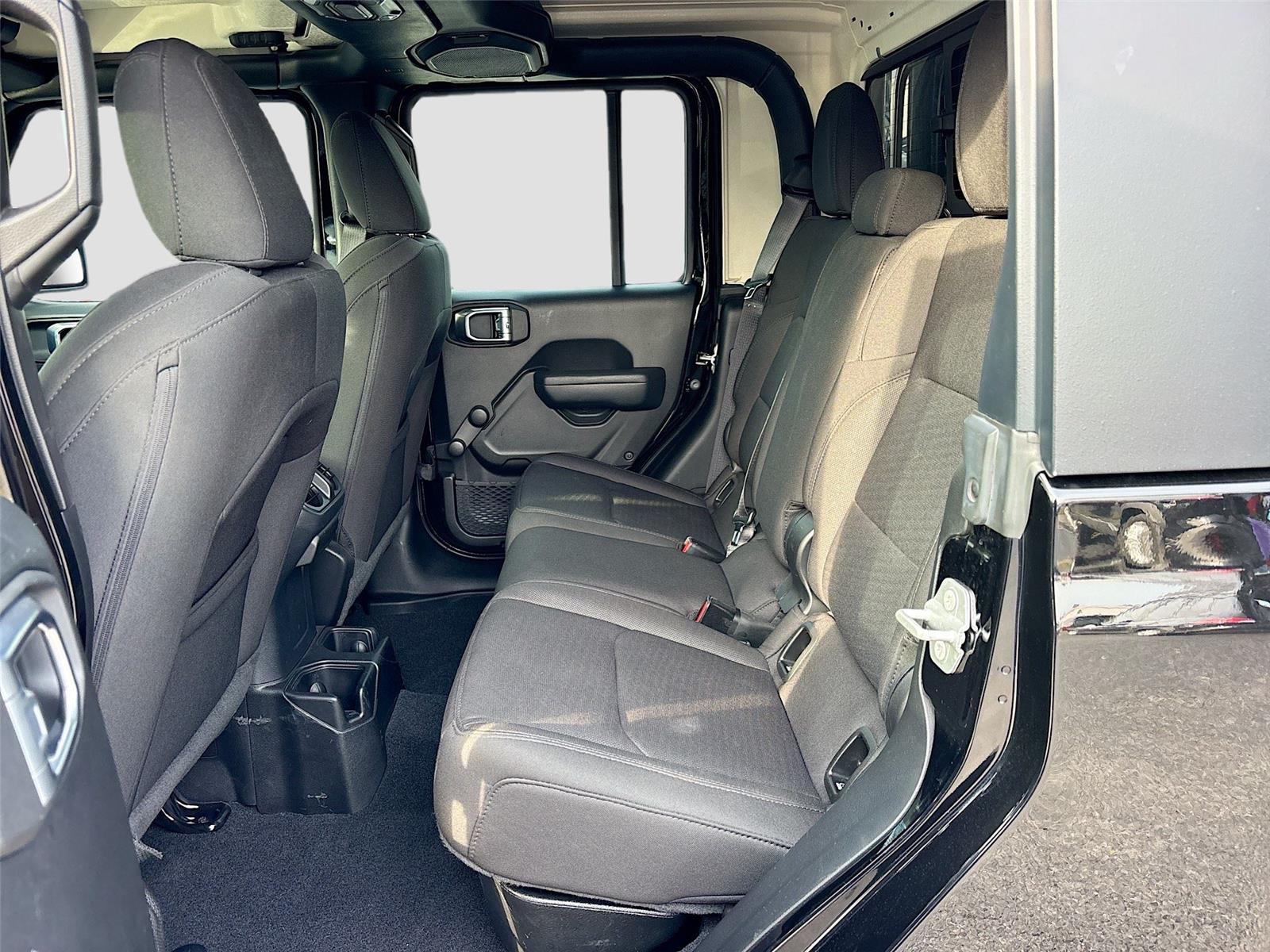 2022 Jeep Gladiator Sport