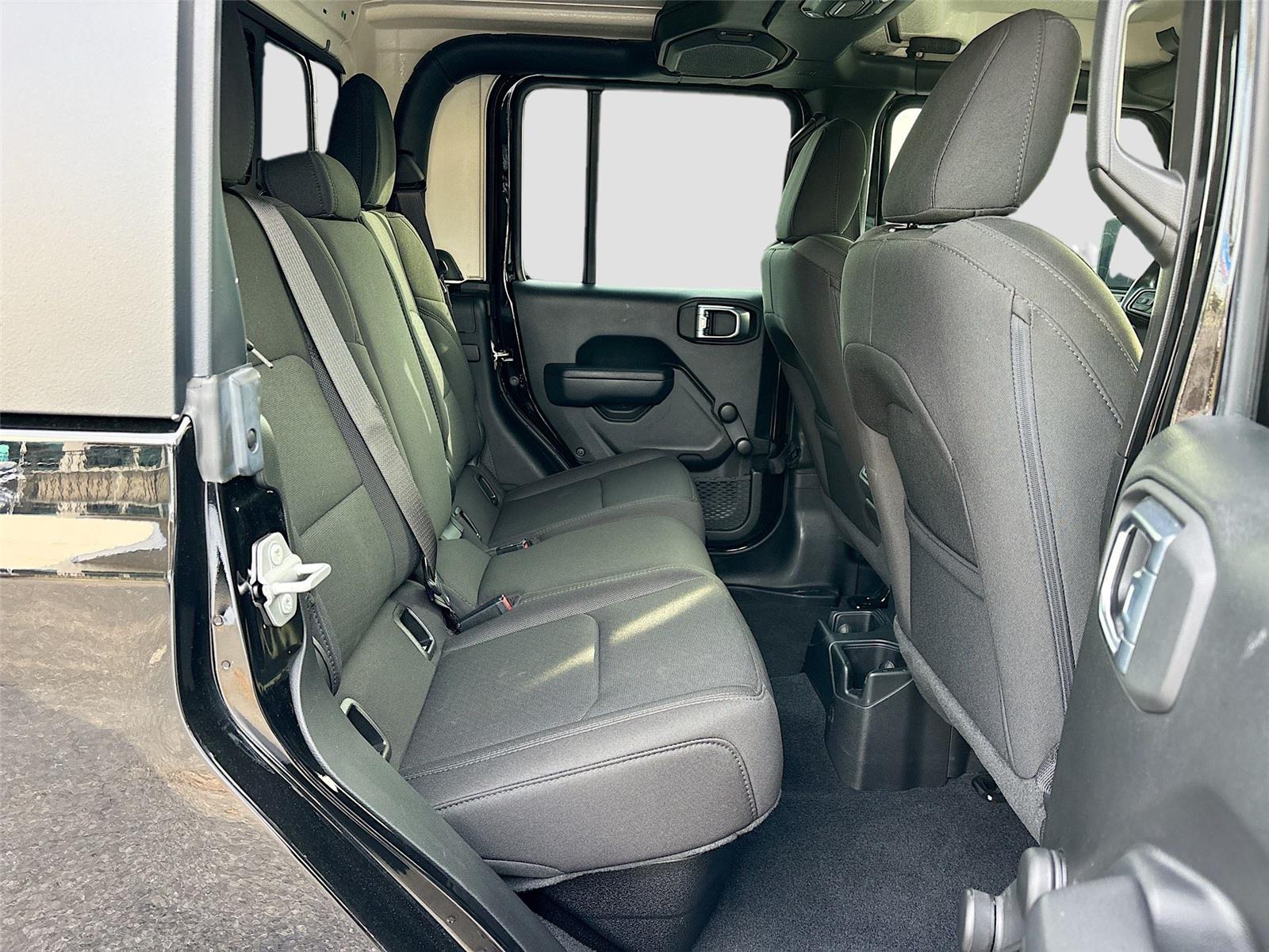 2022 Jeep Gladiator Sport