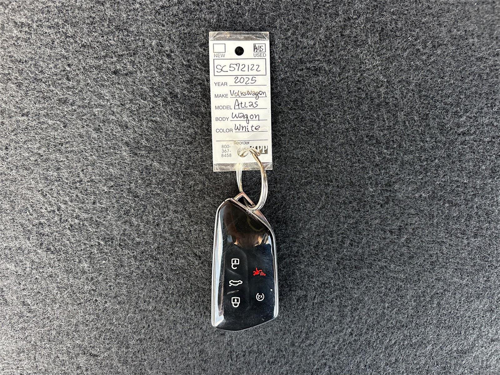 2025 Volkswagen Atlas 2.0T SE w/Technology