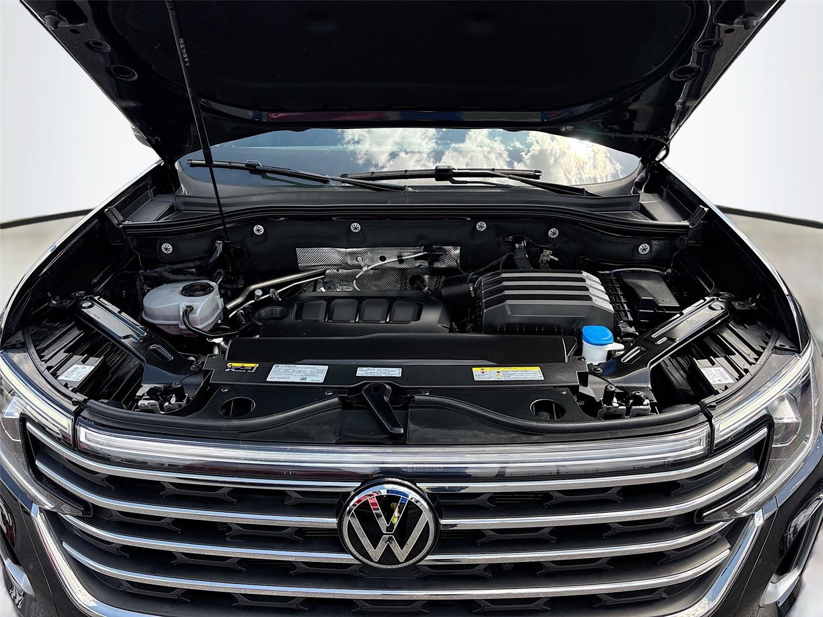 2025 Volkswagen Atlas 2.0T SE w/Technology