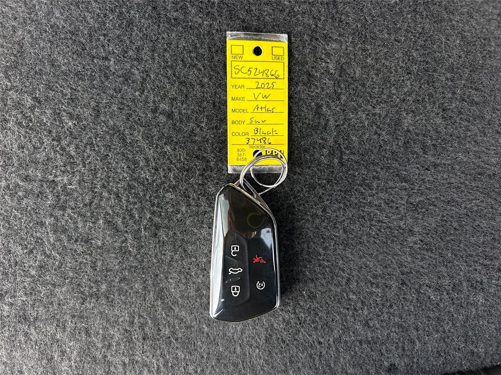 2025 Volkswagen Atlas 2.0T SE w/Technology