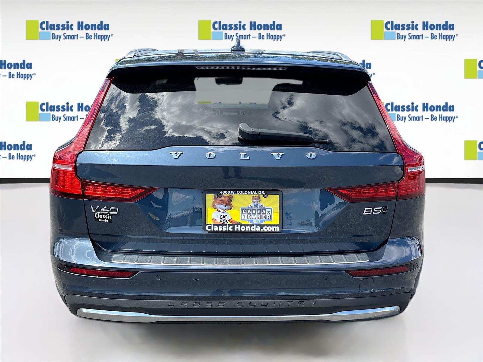 2025 Volvo V60 Cross Country Plus