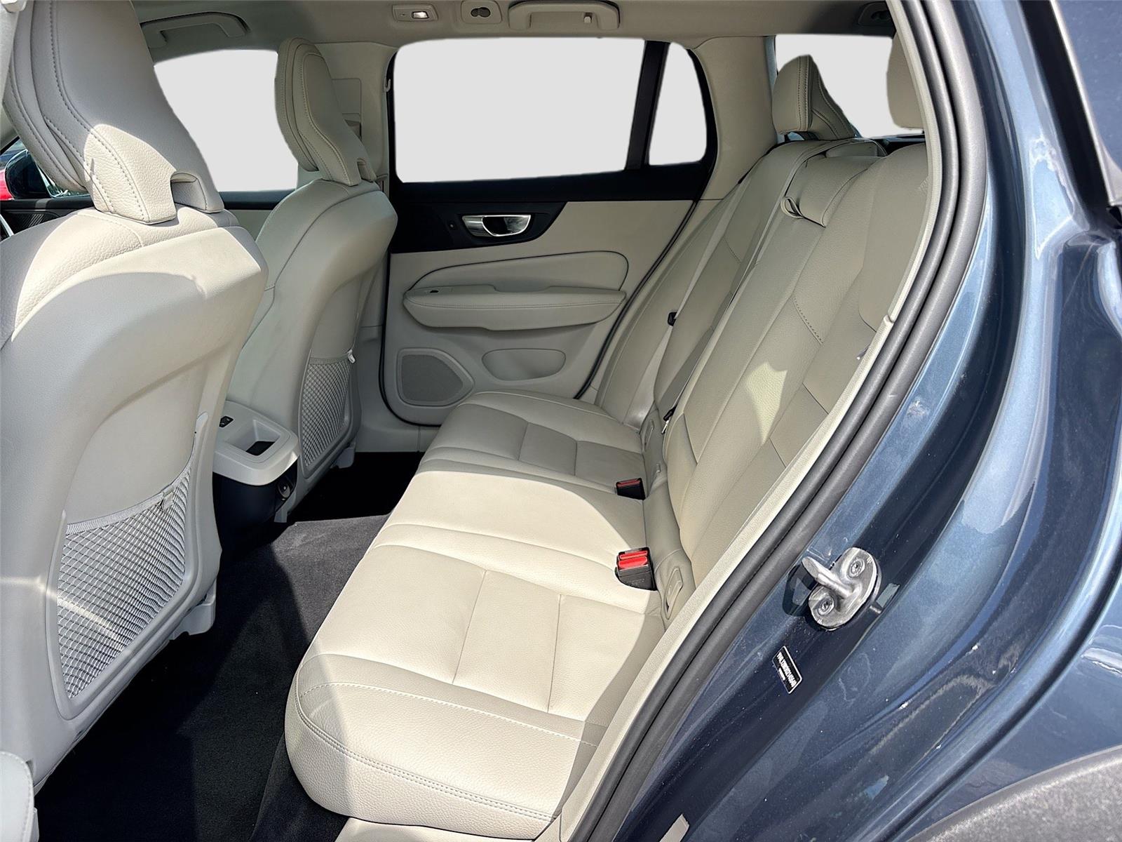 2025 Volvo V60 Cross Country Plus