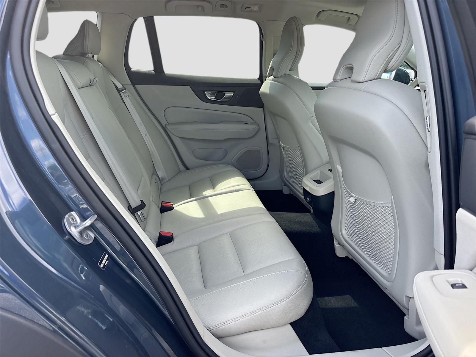 2025 Volvo V60 Cross Country Plus