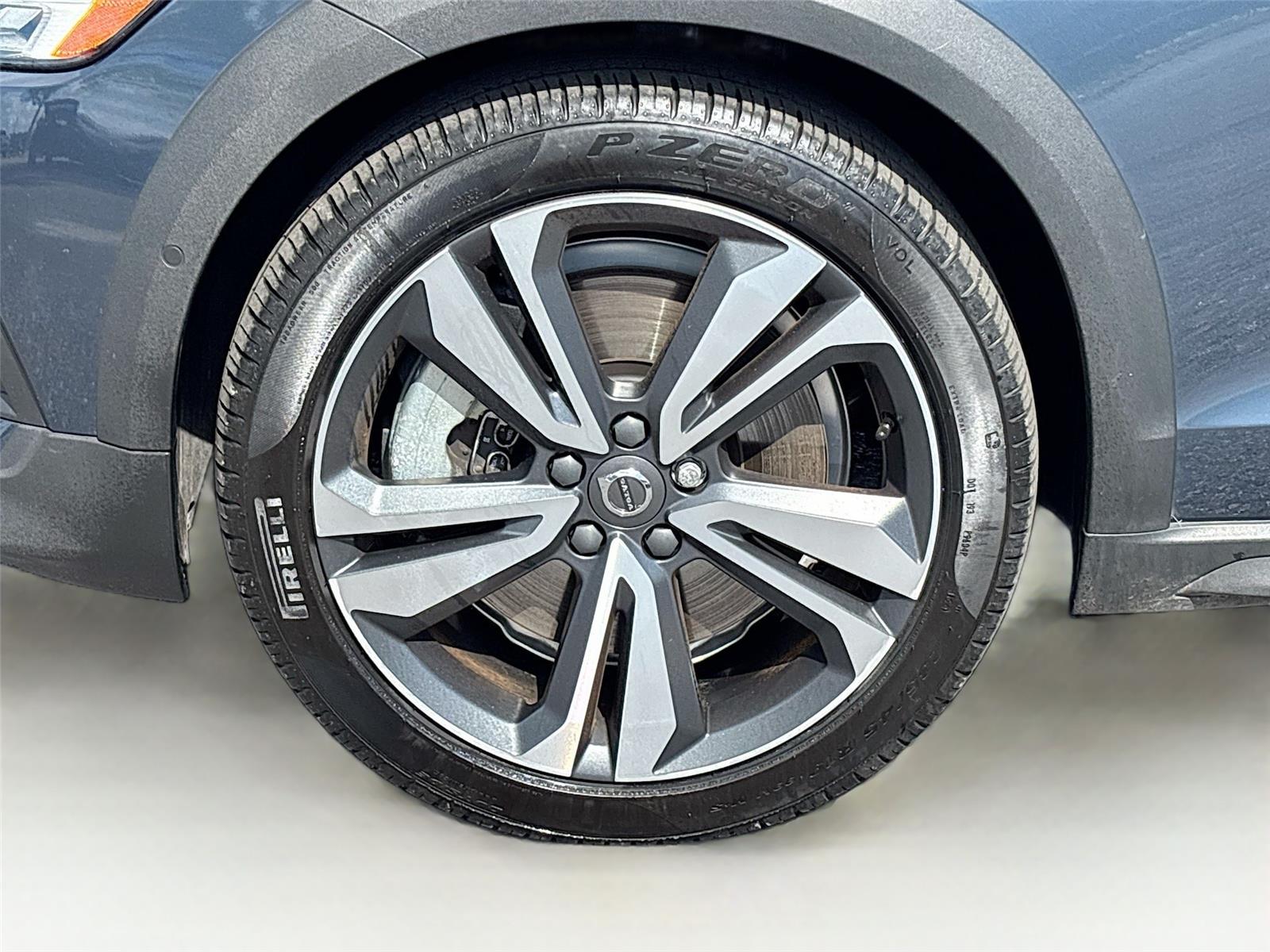 2025 Volvo V60 Cross Country Plus