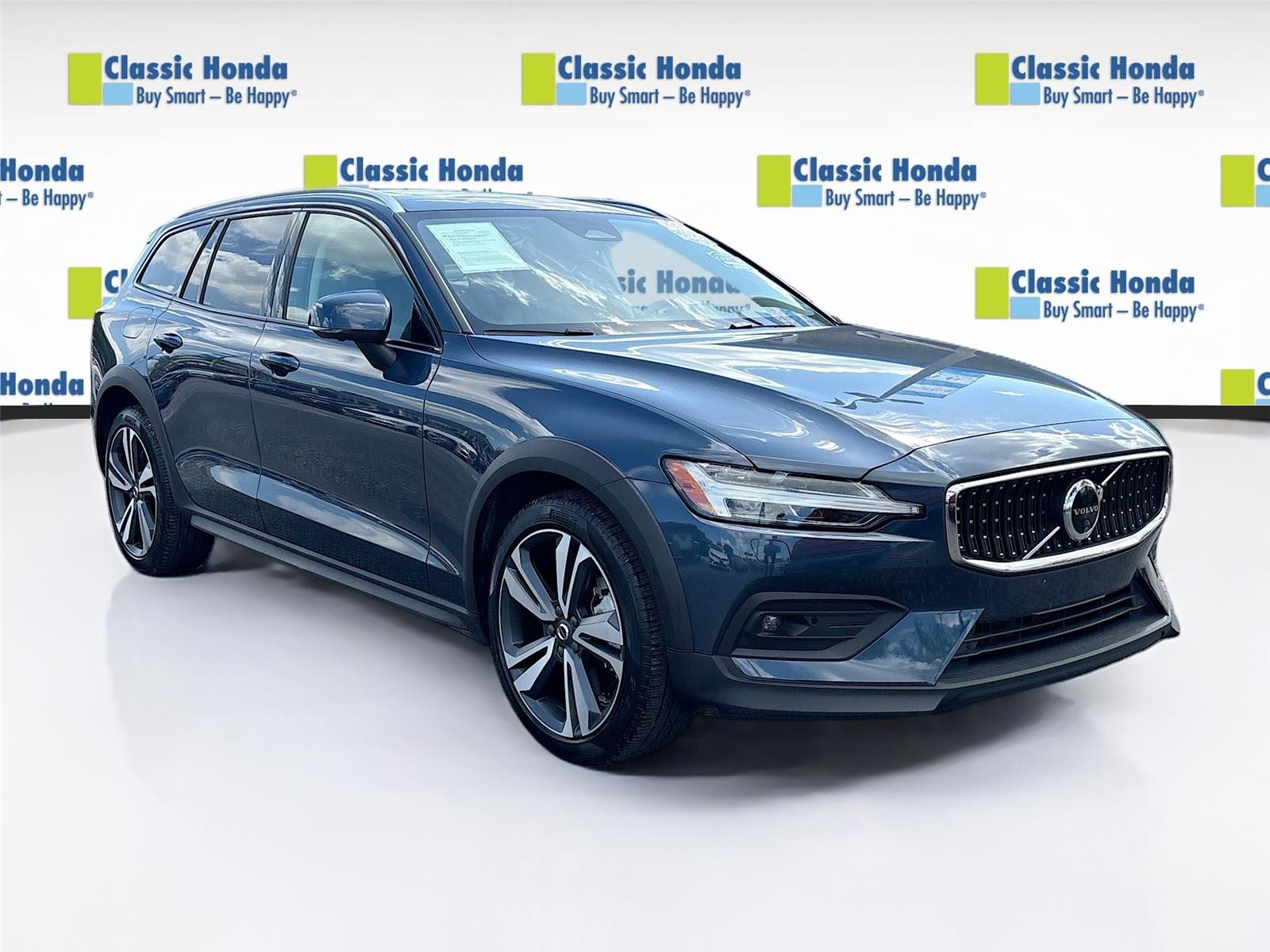 Denim Blue Metallic 2025 Volvo V60 Cross Country B5 Plus AWD Wagon All-Wheel Drive Automatic