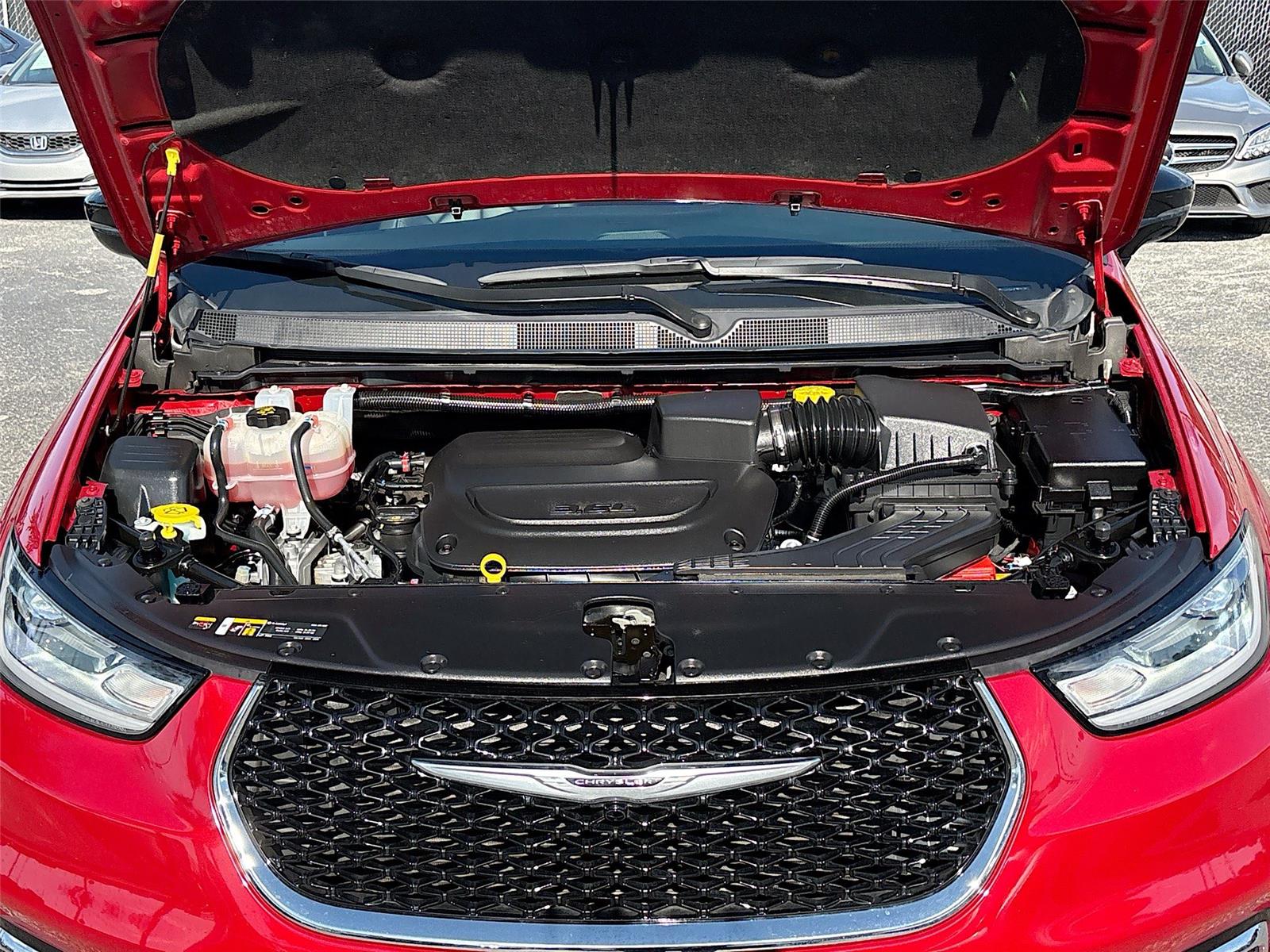 2025 Chrysler Pacifica Select