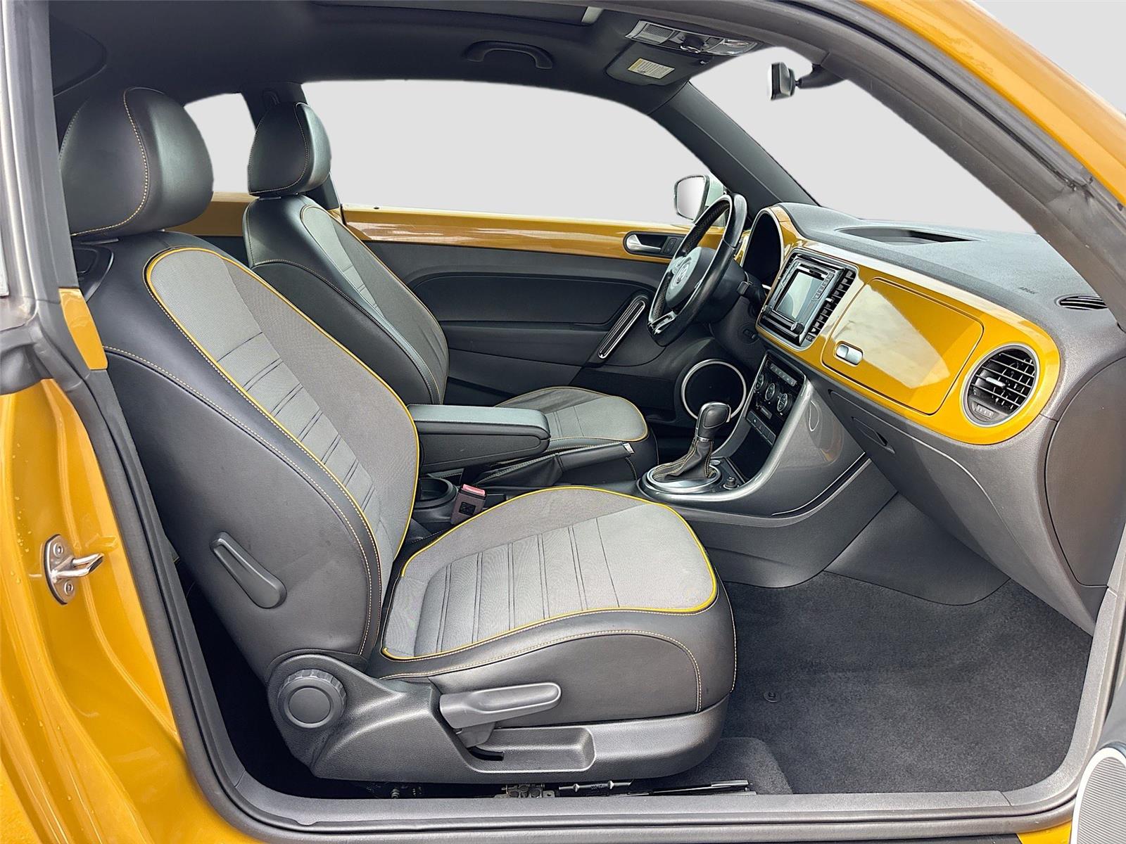 2017 Volkswagen Beetle 1.8T Dune