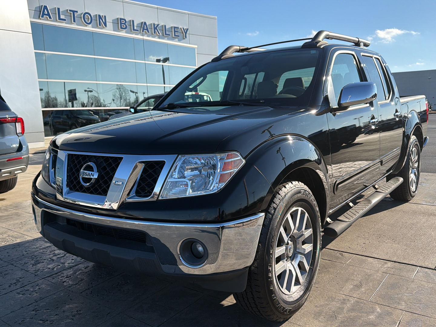 2010 Nissan Frontier LE Crew Cab