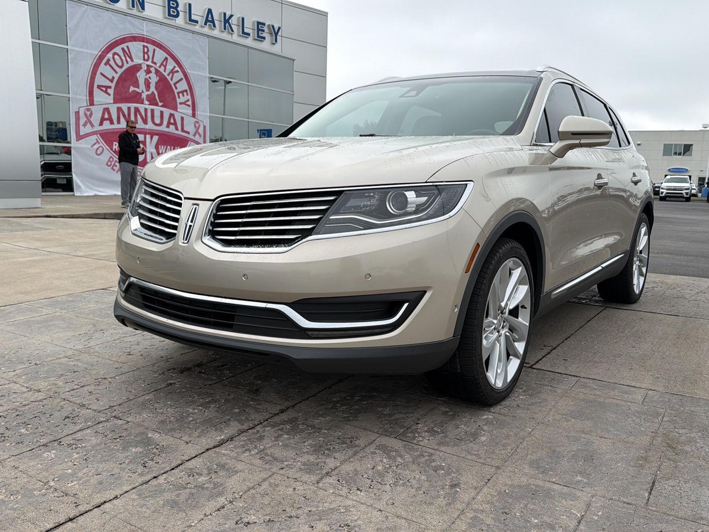 Palladium White Gold Metallic 2017 Lincoln MKX SUV / Crossover Front-Wheel Drive 6-Speed Automatic