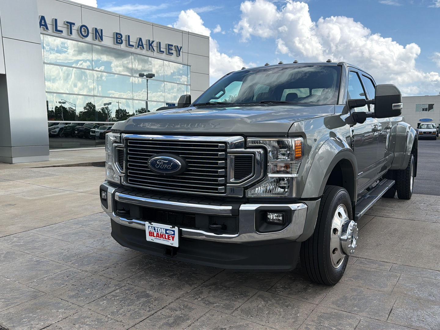 2020 Ford F-450 Super Duty Lariat Crew Cab LB DRW 4WD