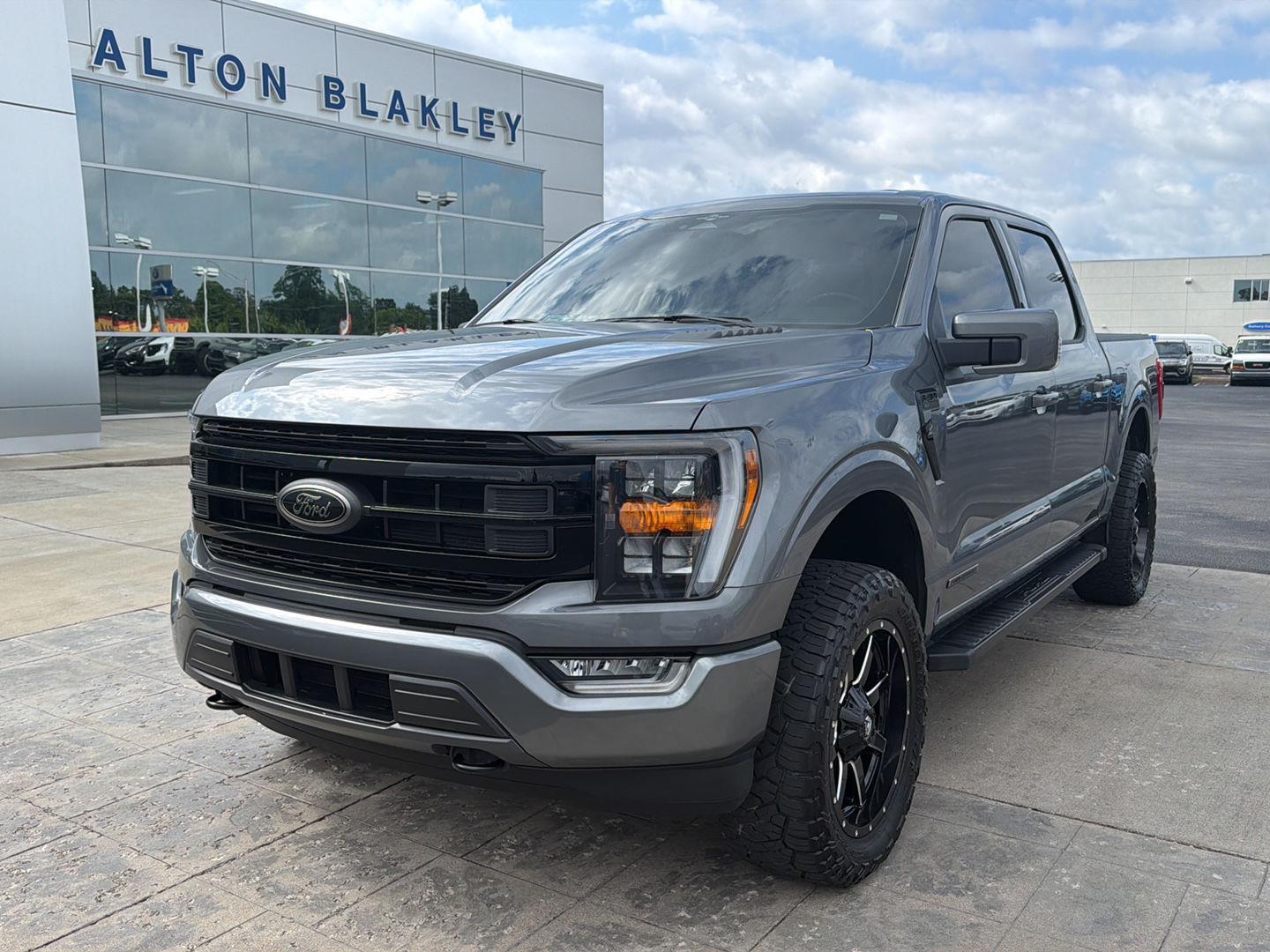  2023 Ford F-150 XLT SuperCrew 4WD   