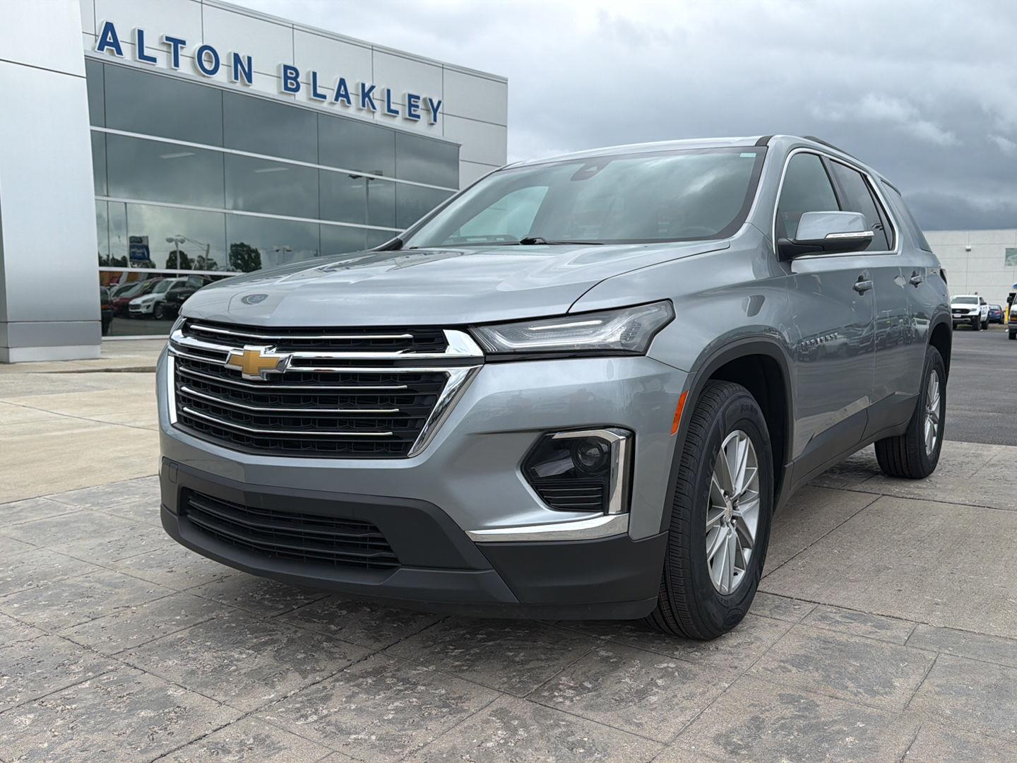 2023 Chevrolet Traverse LT Cloth AWD