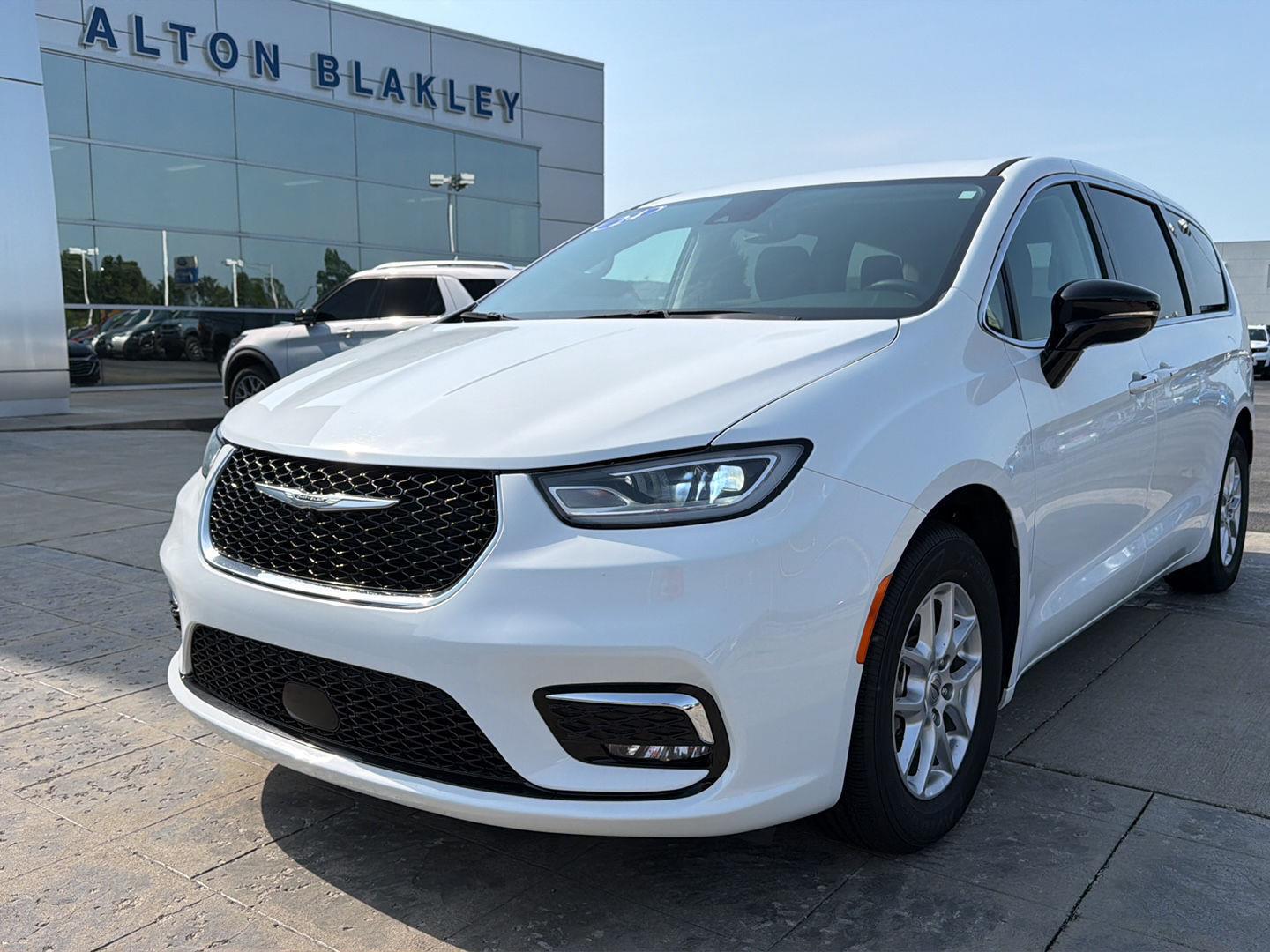2024 Chrysler Pacifica Touring L FWD