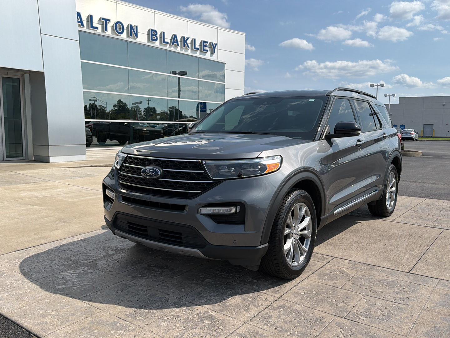 2023 Ford Explorer XLT AWD