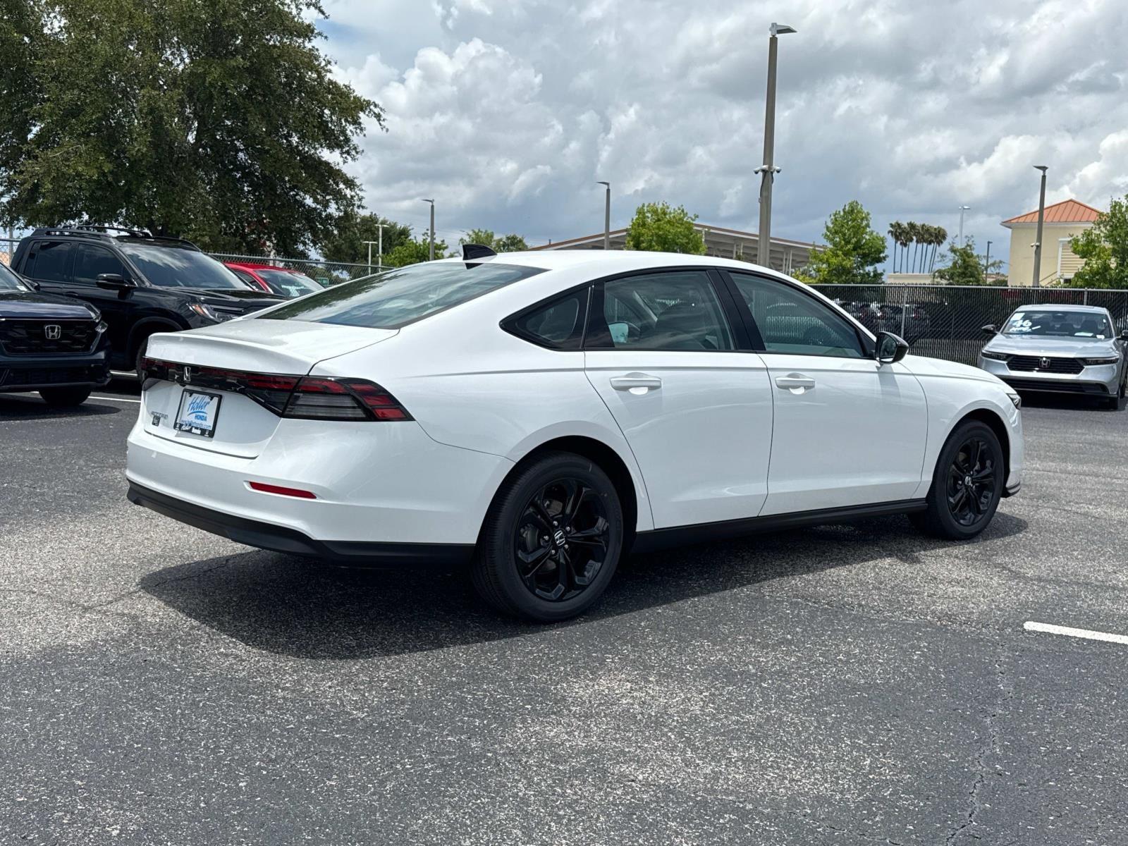2025 Honda Accord SE photo 2