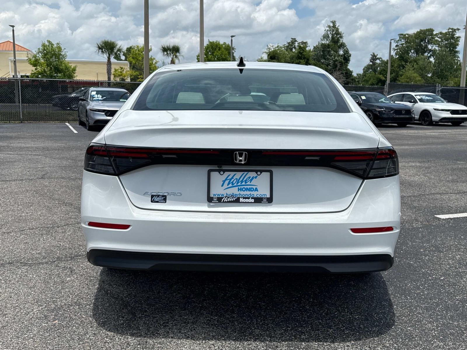2025 Honda Accord SE photo 3