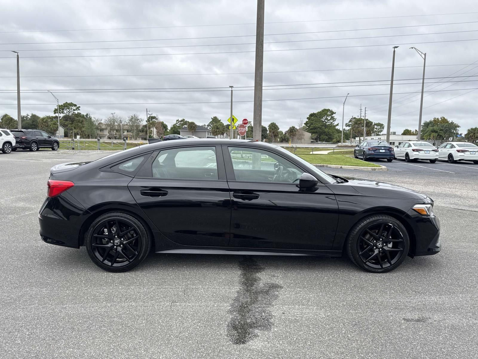 2022 Honda Civic Sport photo 2