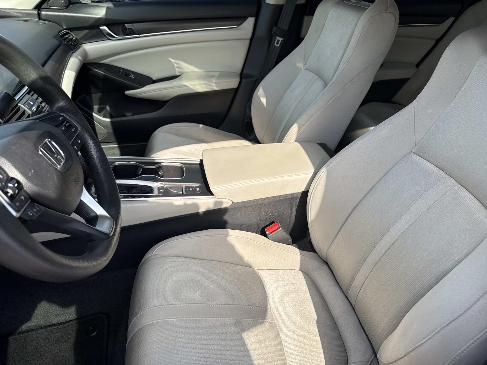 2018 Honda Accord EX 1.5T photo 9
