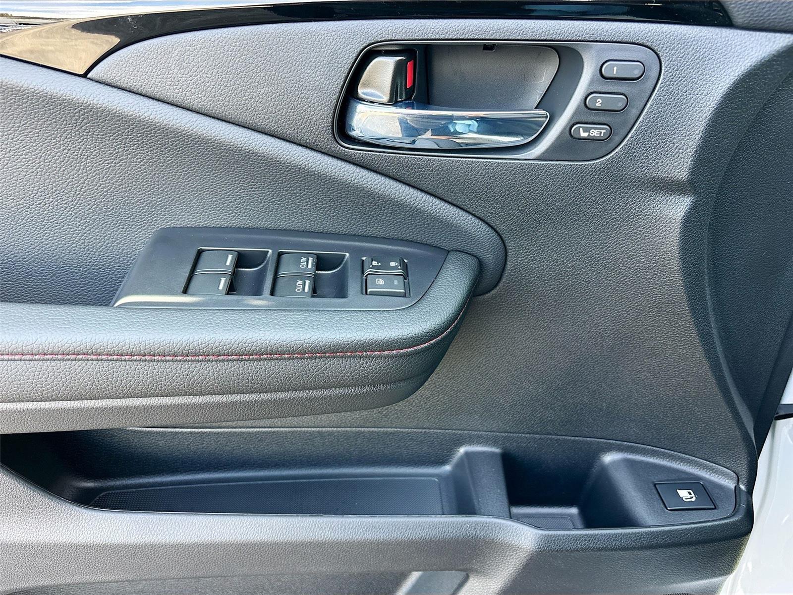 2026 Honda Ridgeline Black Edition Two-Tone