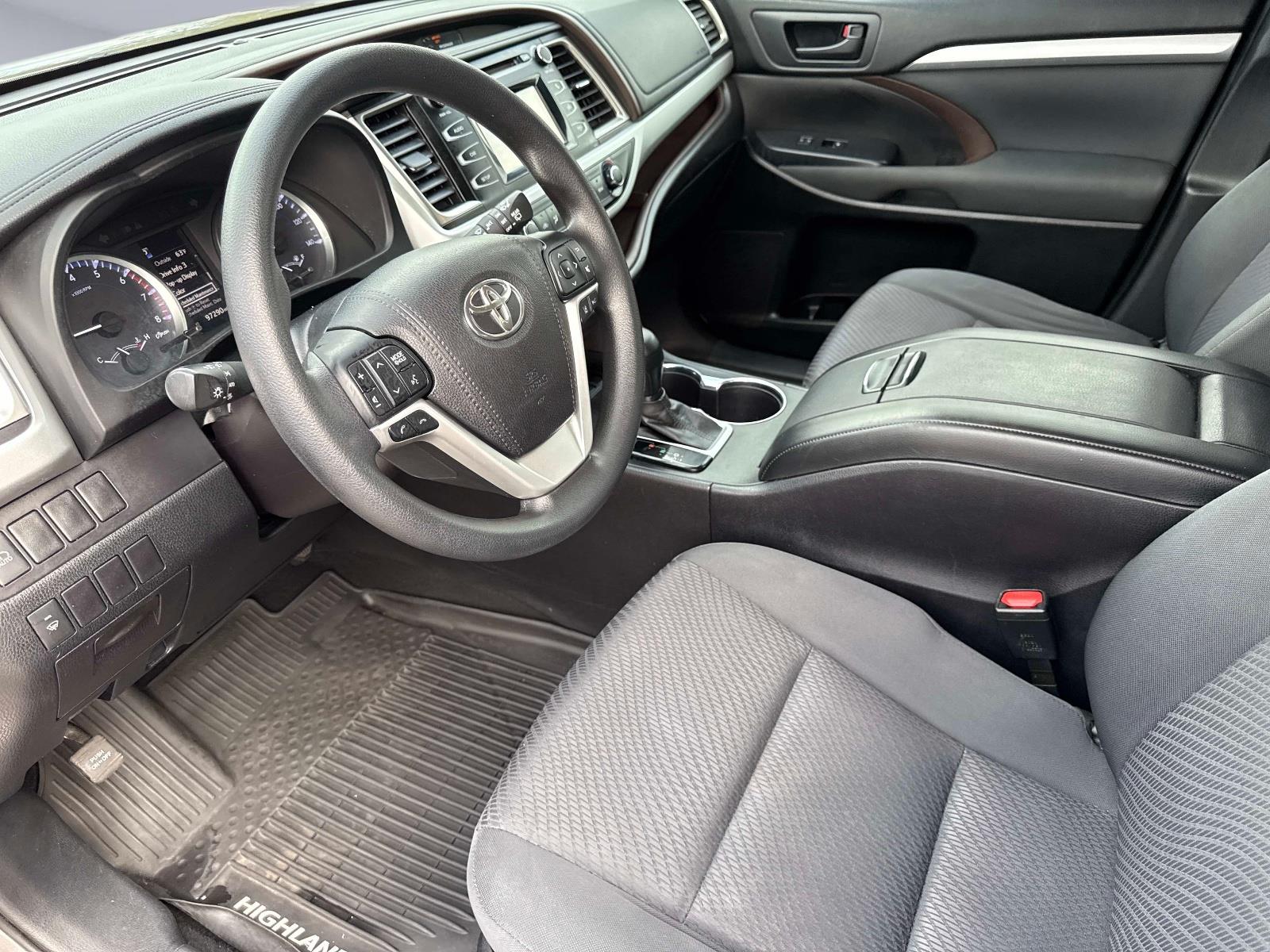 2017 Toyota Highlander LE