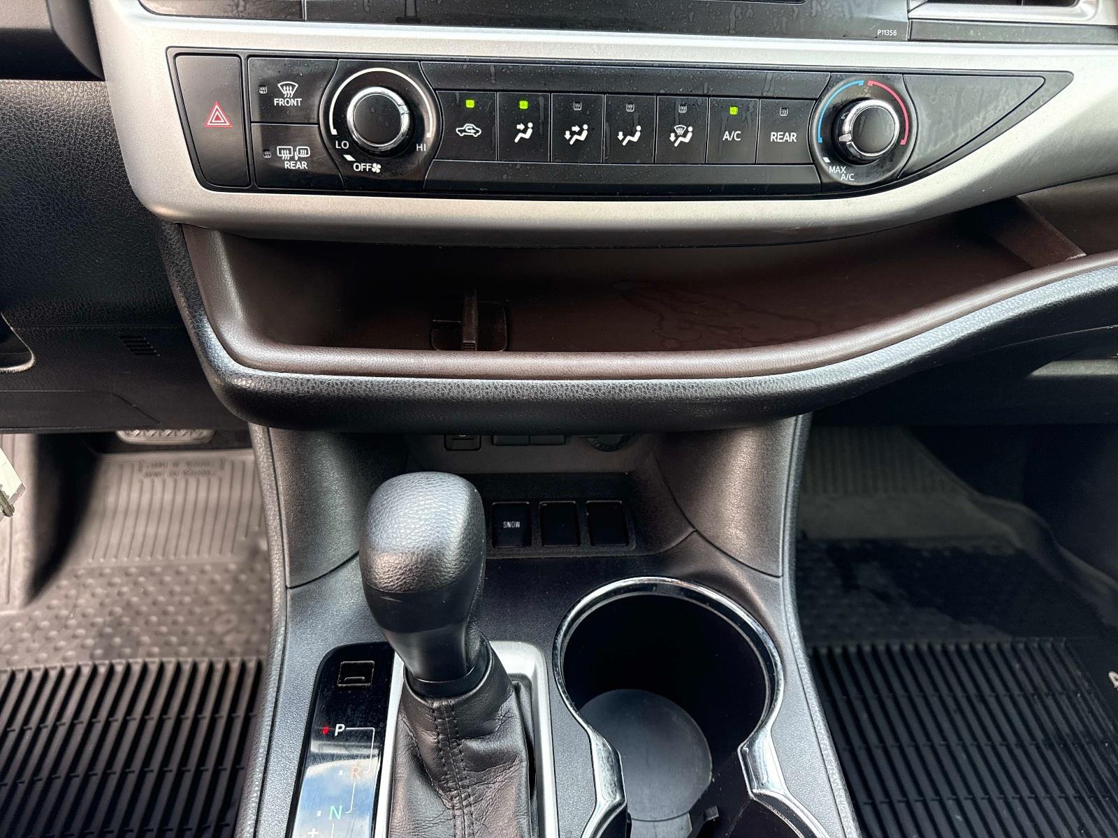 2017 Toyota Highlander LE