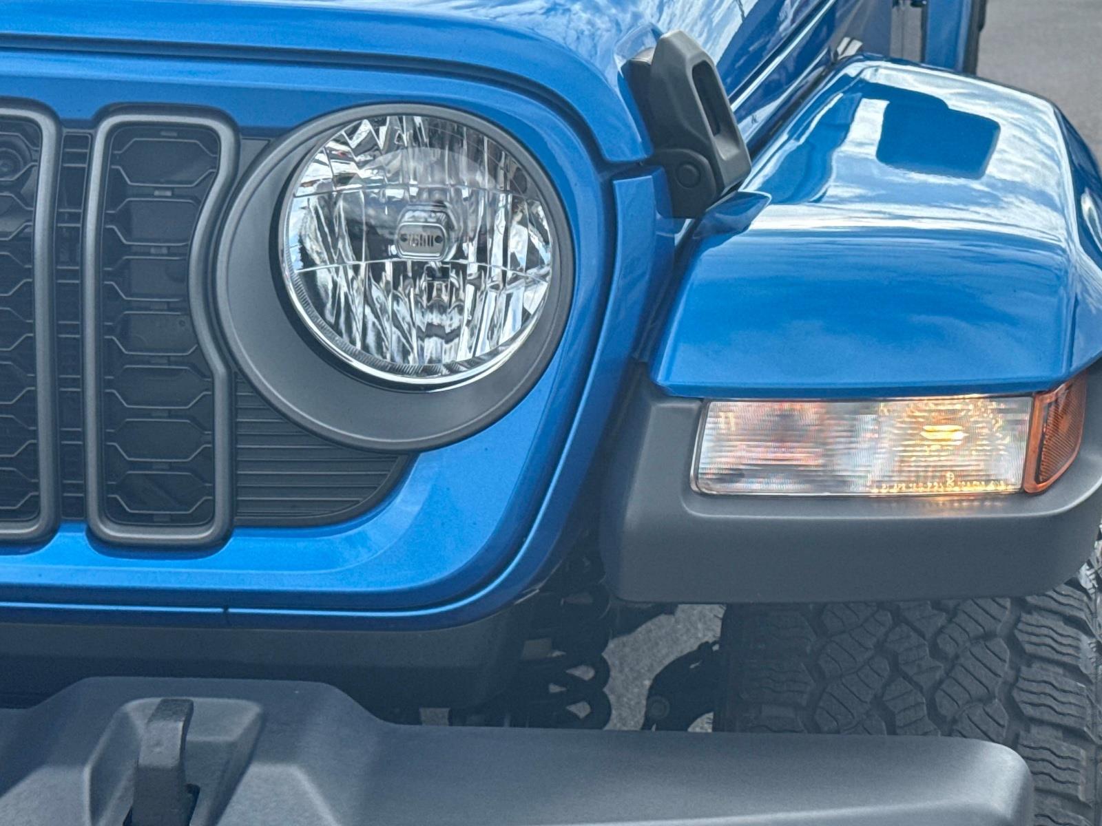 2025 Jeep Gladiator Nighthawk