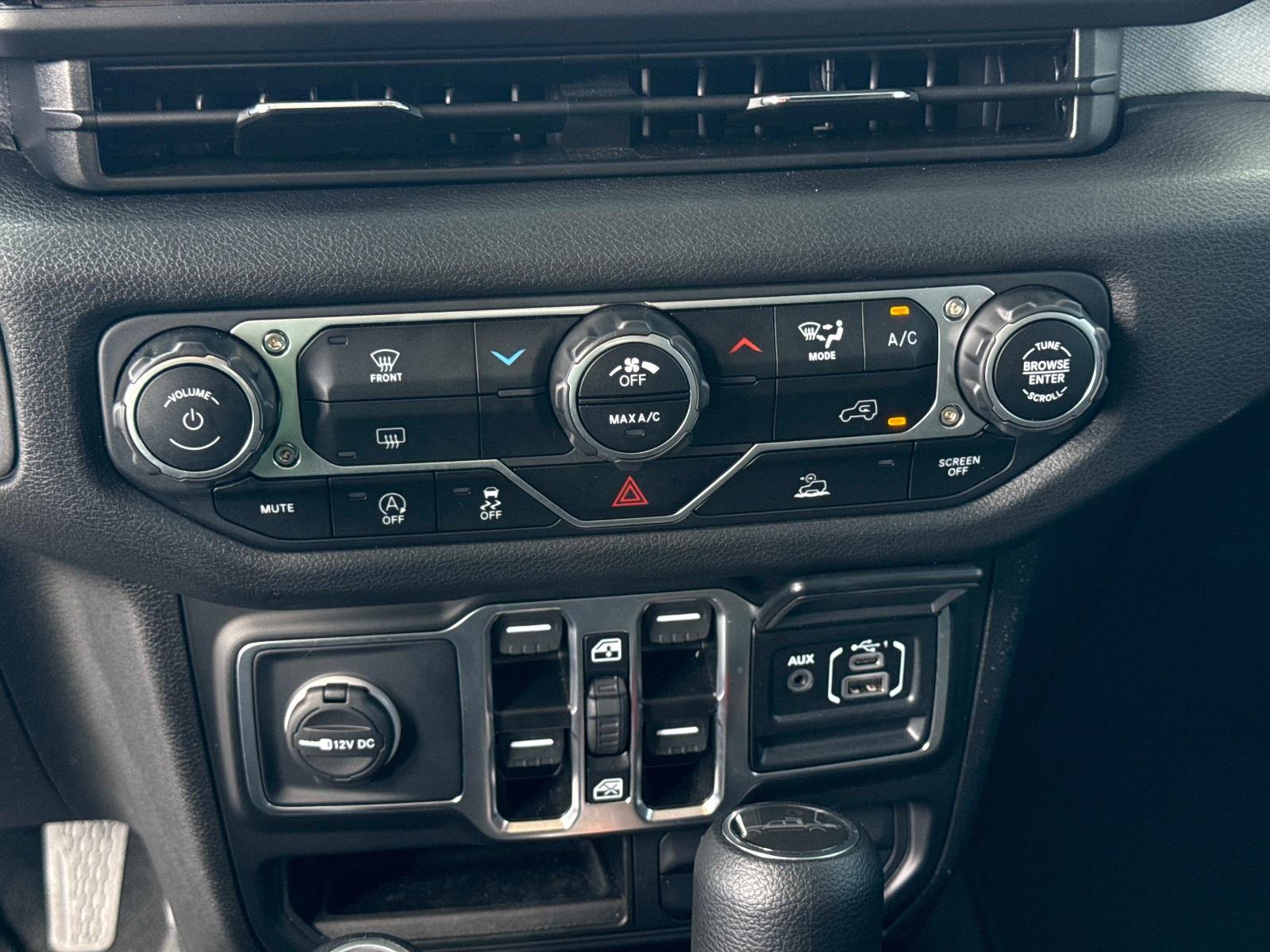 2025 Jeep Gladiator Nighthawk