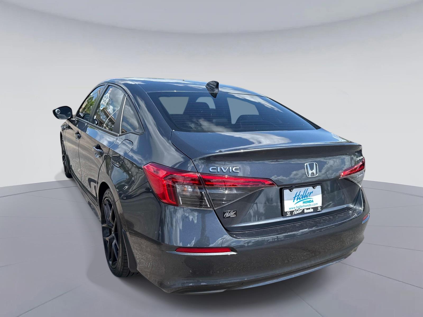 View vehicle photo 6