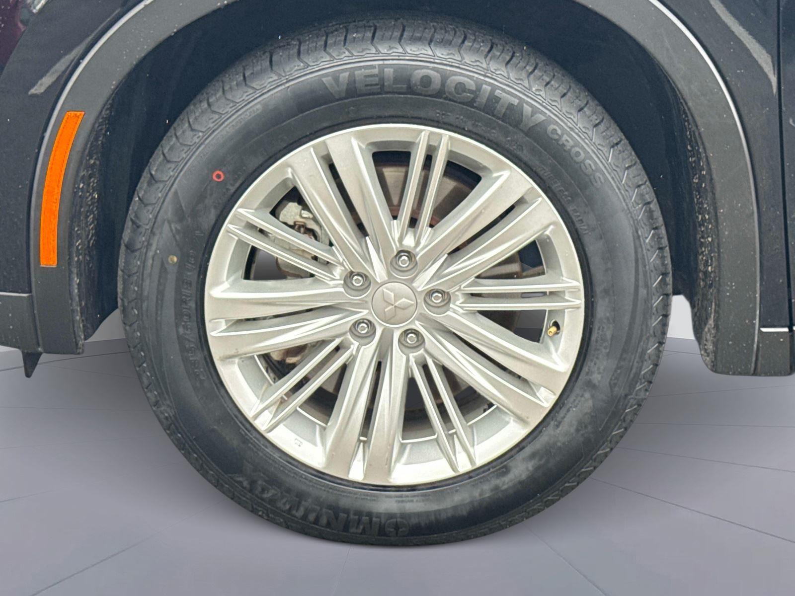 2024 Mitsubishi Outlander ES