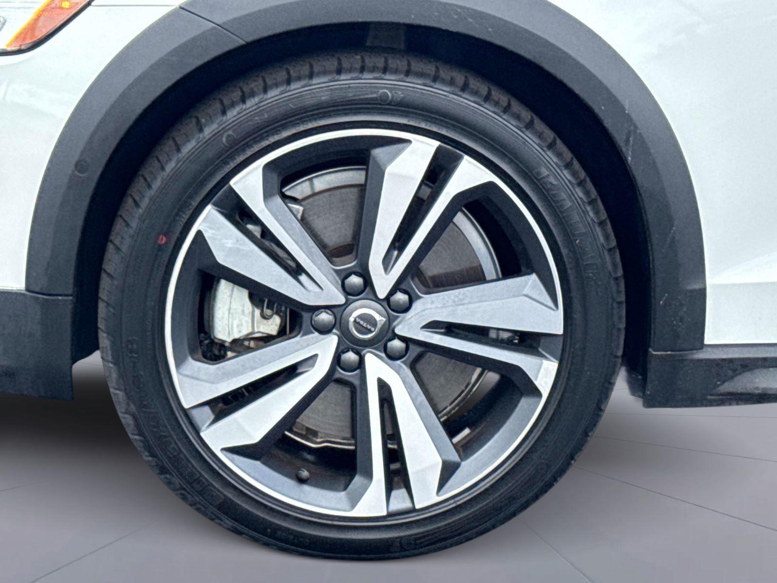 2025 Volvo V60 Cross Country Plus