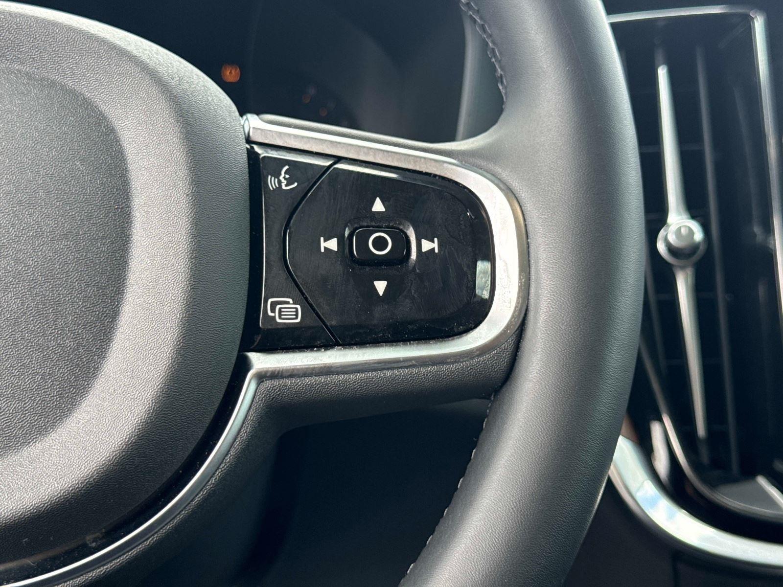 2025 Volvo V60 Cross Country Plus