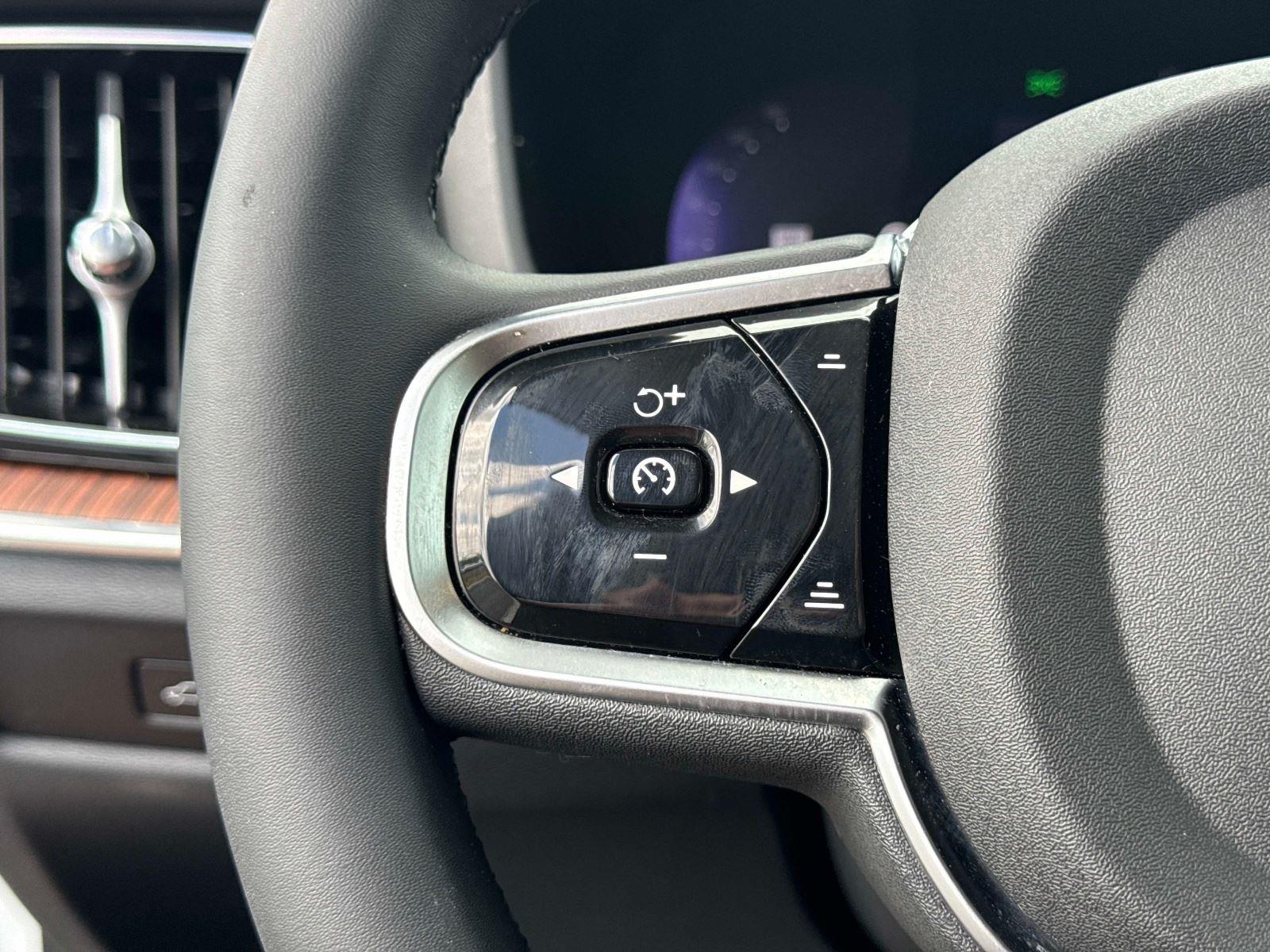 2025 Volvo V60 Cross Country Plus