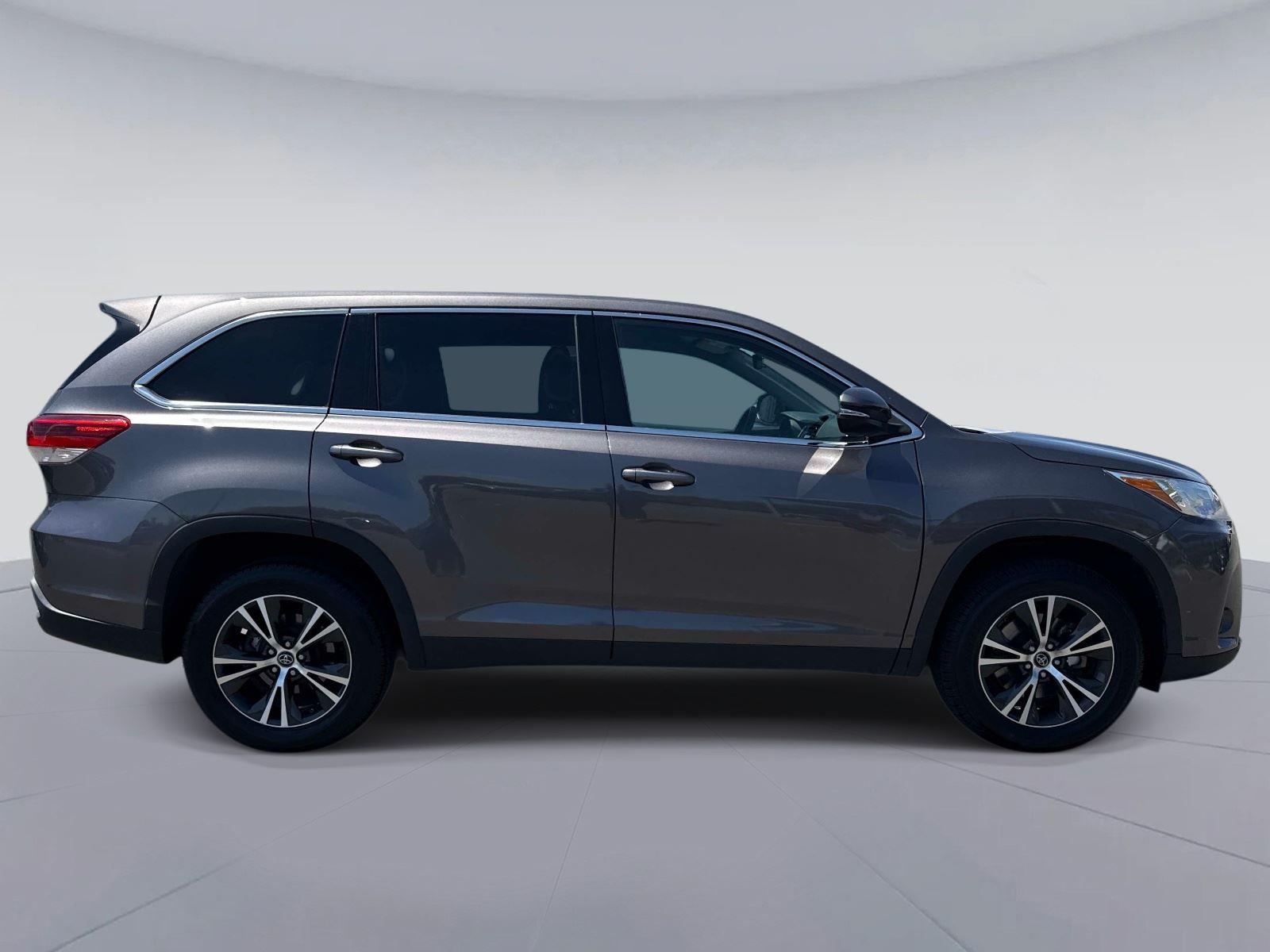 2019 Toyota Highlander LE