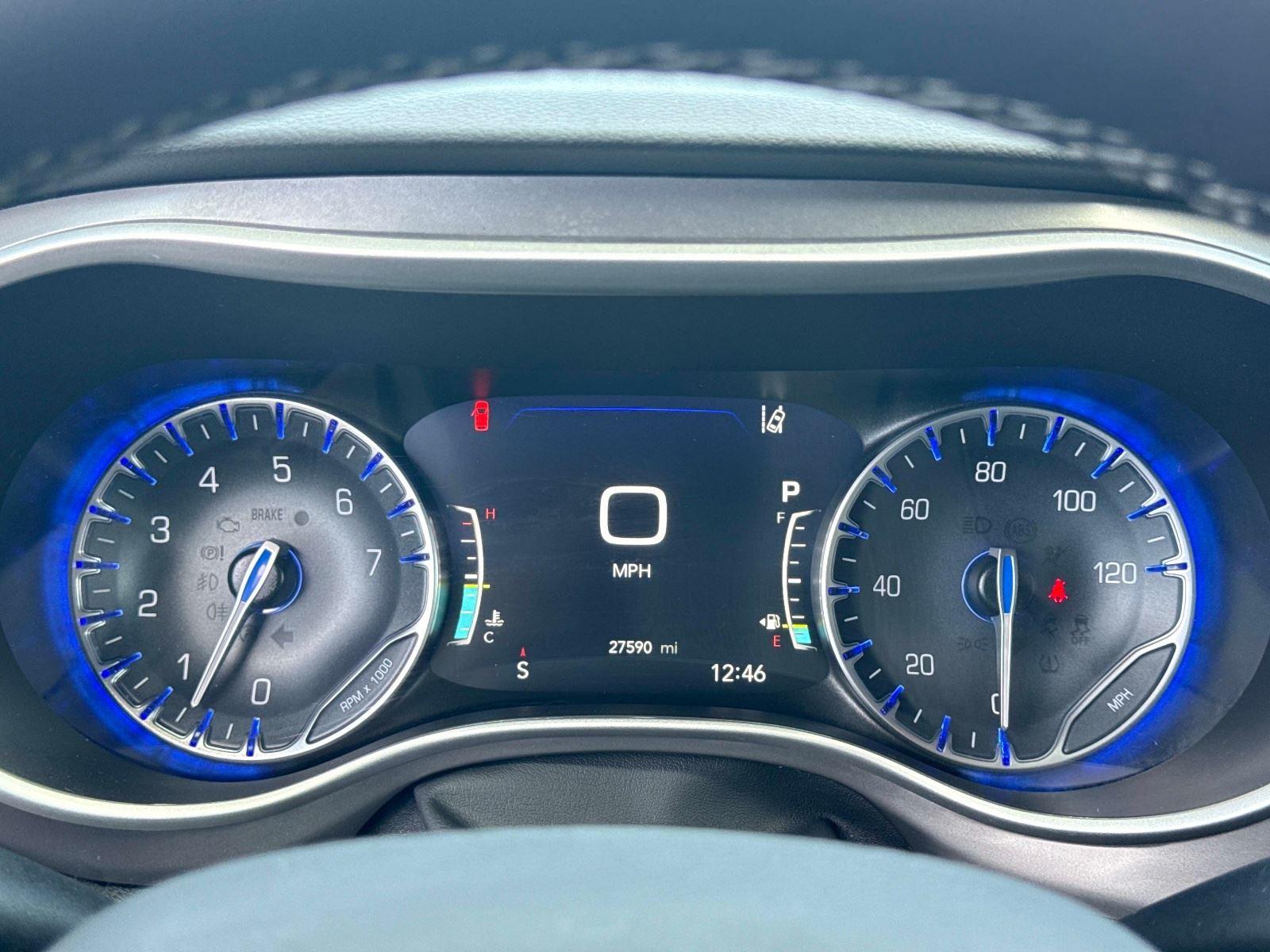 2025 Chrysler Pacifica Select