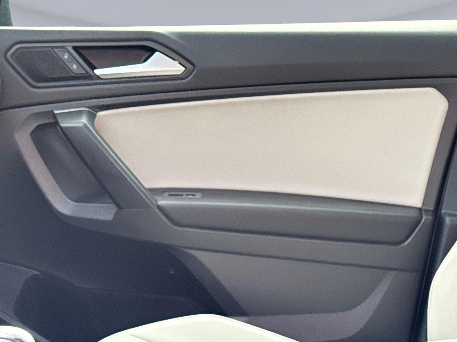 2021 Volkswagen Tiguan SE R-Line Black