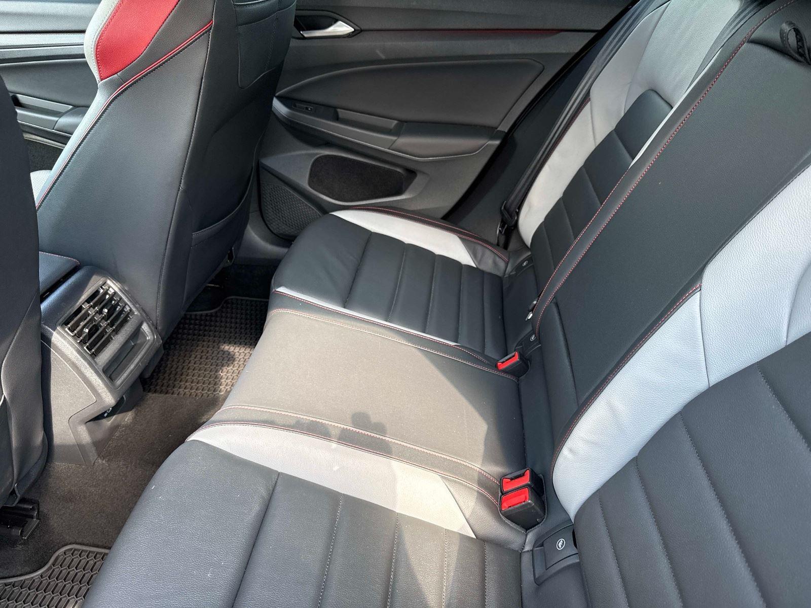 2022 Volkswagen Golf GTI SE