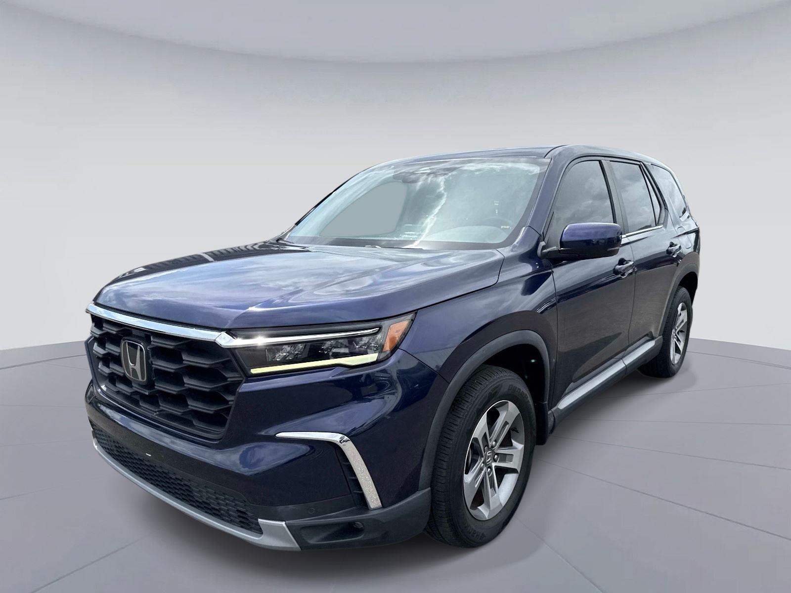 2023 Honda Pilot EX-L w/Rear Captain’s Chairs
