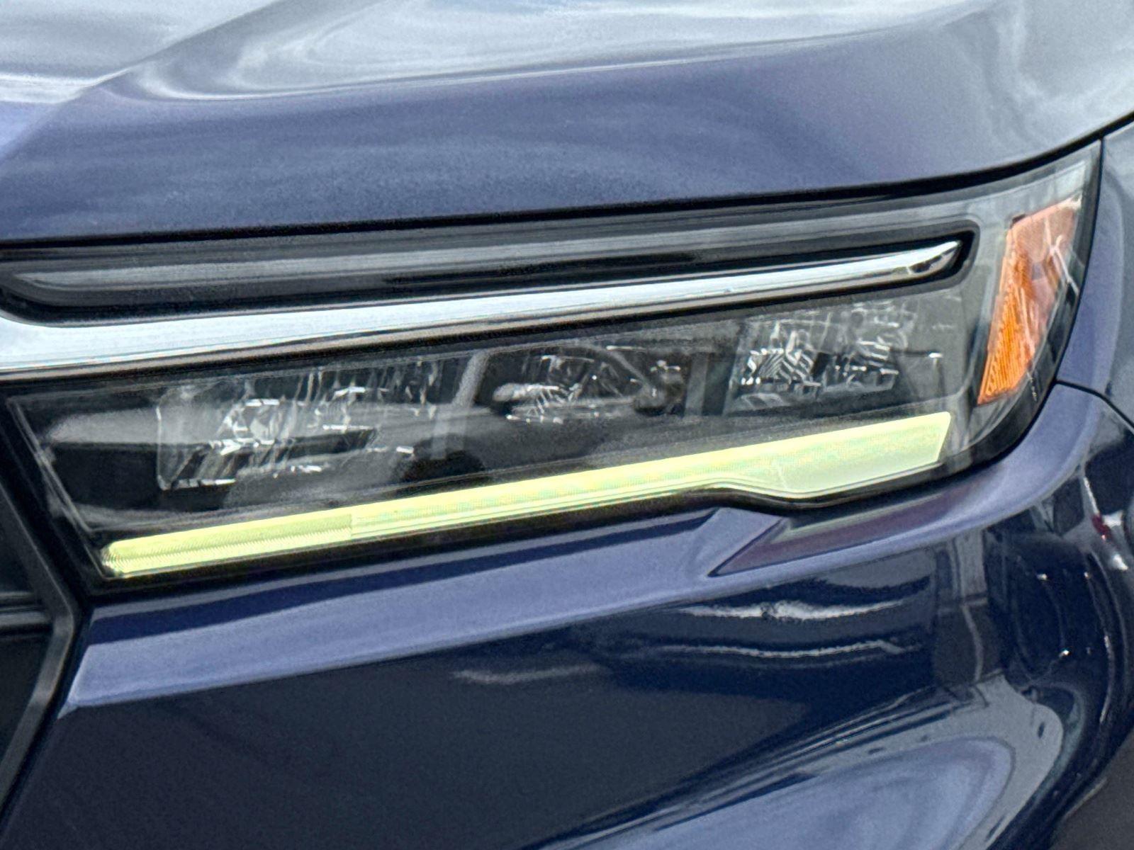2023 Honda Pilot EX-L w/Rear Captain’s Chairs