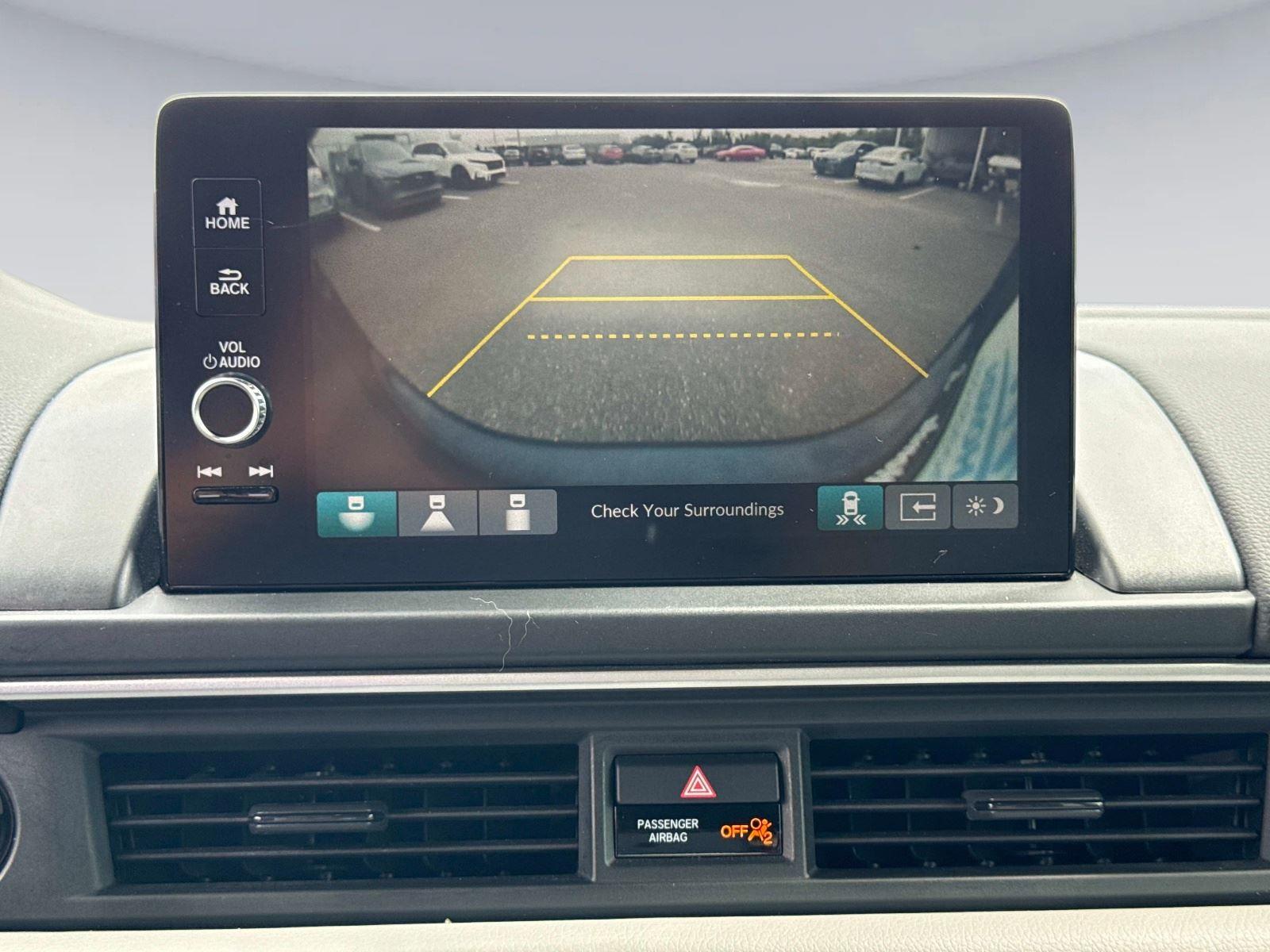 2023 Honda Pilot EX-L w/Rear Captain’s Chairs
