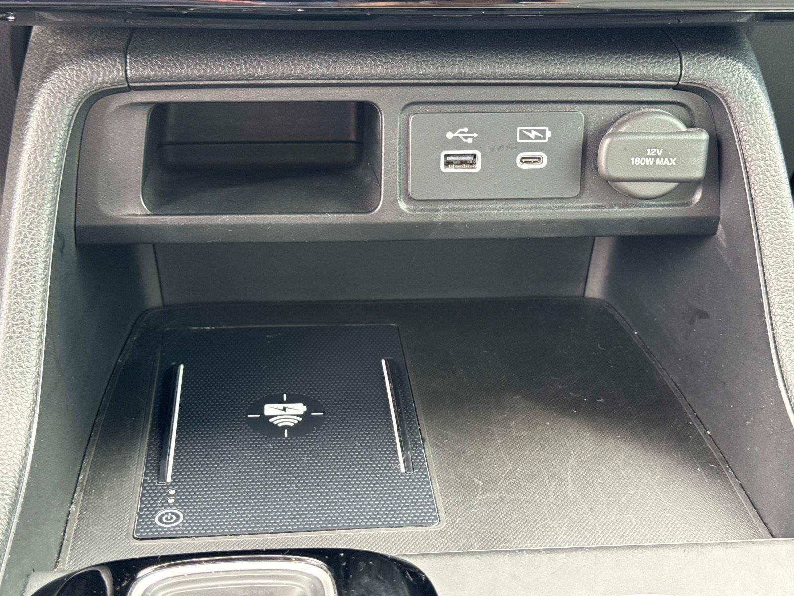 2023 Honda Pilot EX-L w/Rear Captain’s Chairs