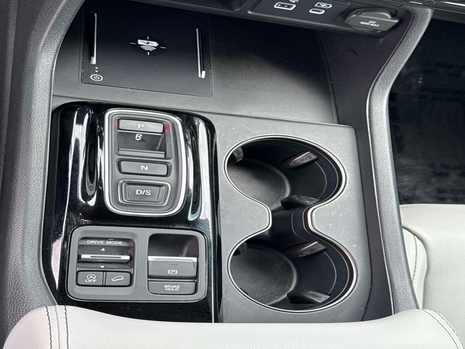 2023 Honda Pilot EX-L w/Rear Captain’s Chairs