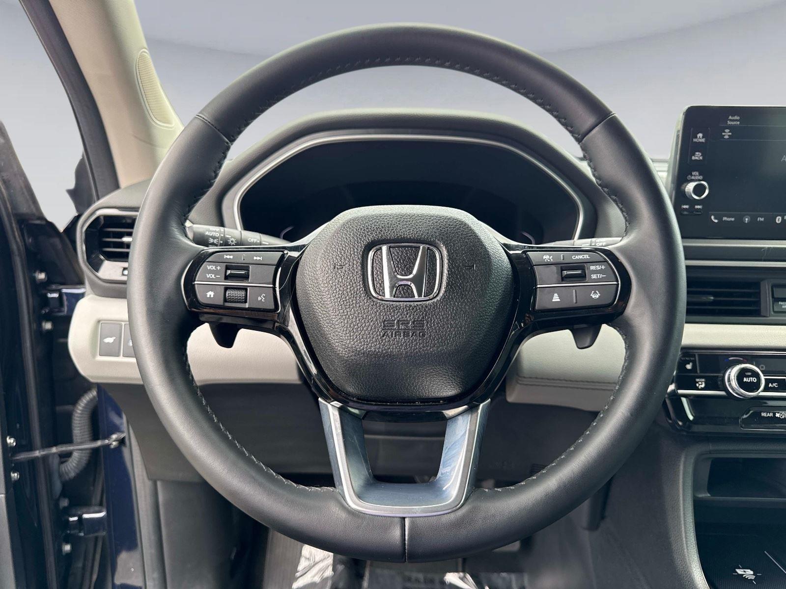 2023 Honda Pilot EX-L w/Rear Captain’s Chairs